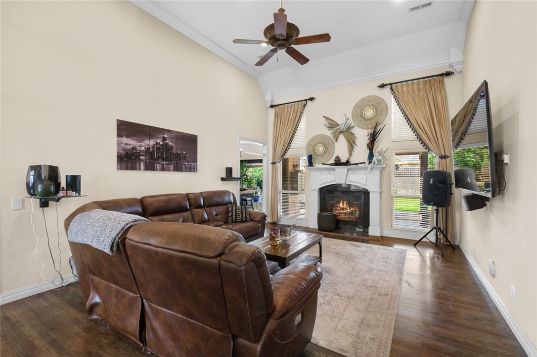 Rogers, Arkansas, 72758, United States, 4 Bedrooms Bedrooms, ,3 BathroomsBathrooms,Residential,For Sale,1821426