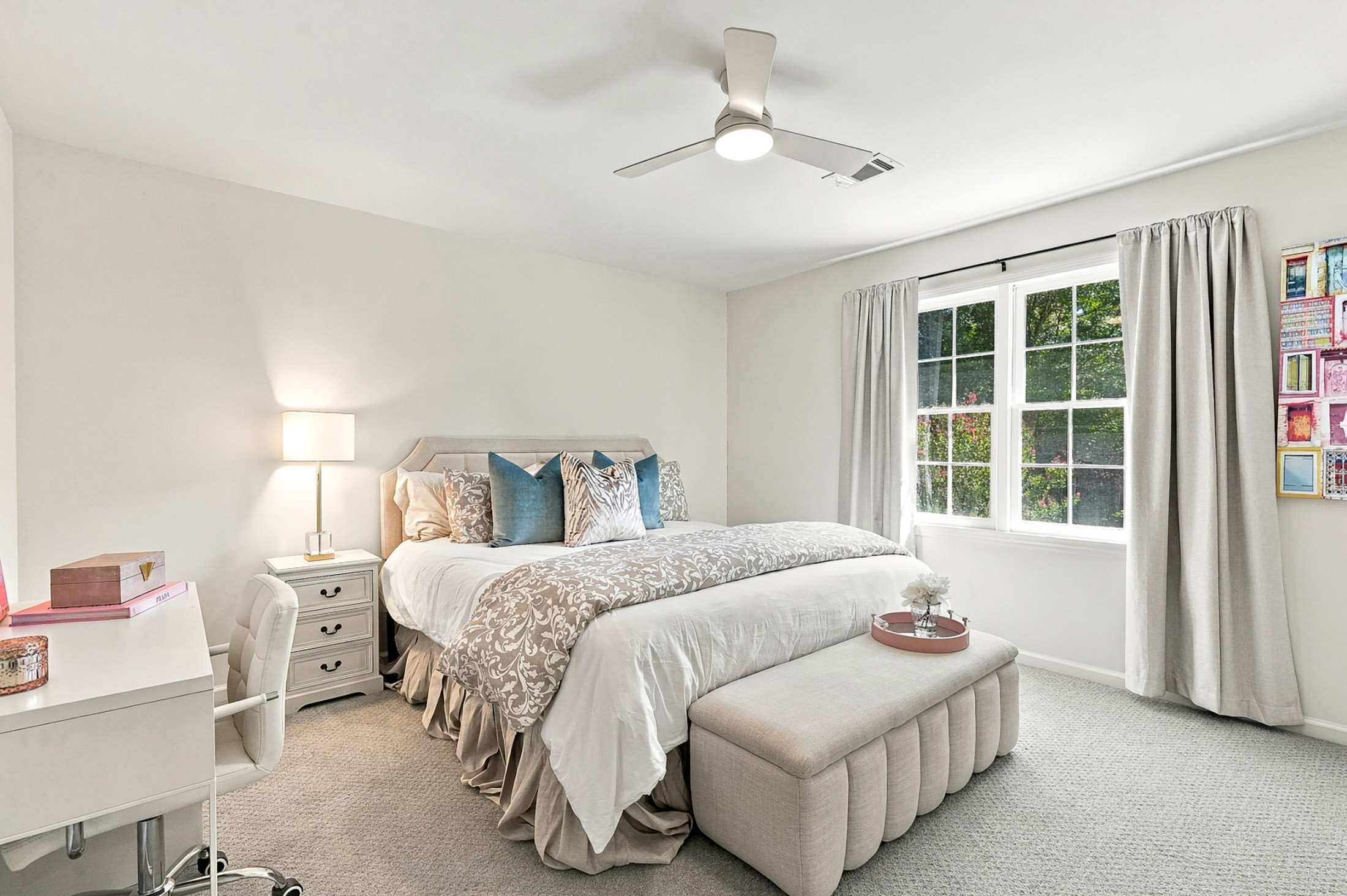  Classic Colonial Charm Meets Beautifully Updated Interiors - 物件實景