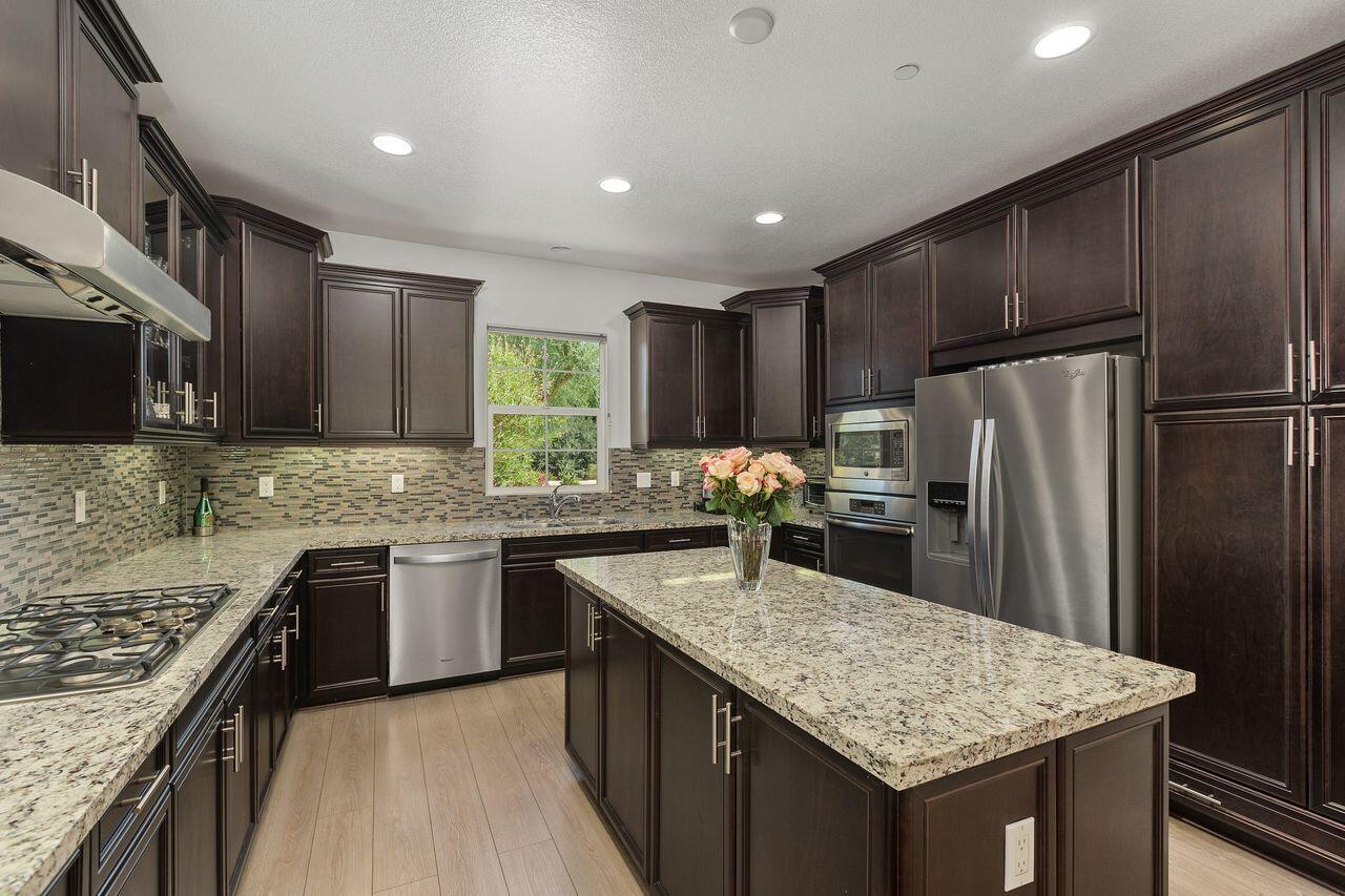 Palm Desert, California, 92211, United States, 4 Bedrooms Bedrooms, ,3 BathroomsBathrooms,Residential,For Sale,1913573