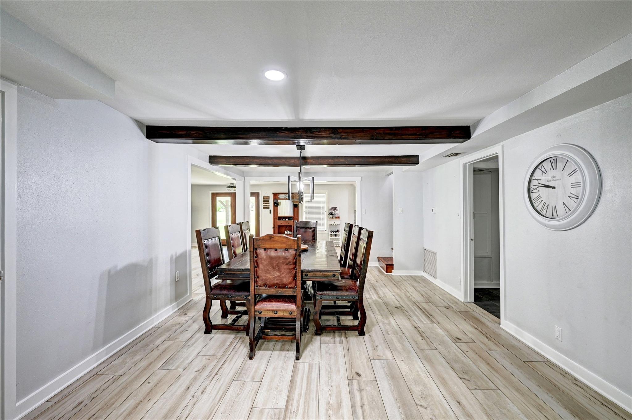 Huntsville, Texas, 77320, United States, 4 Bedrooms Bedrooms, ,3 BathroomsBathrooms,Residential,For Sale,1921043
