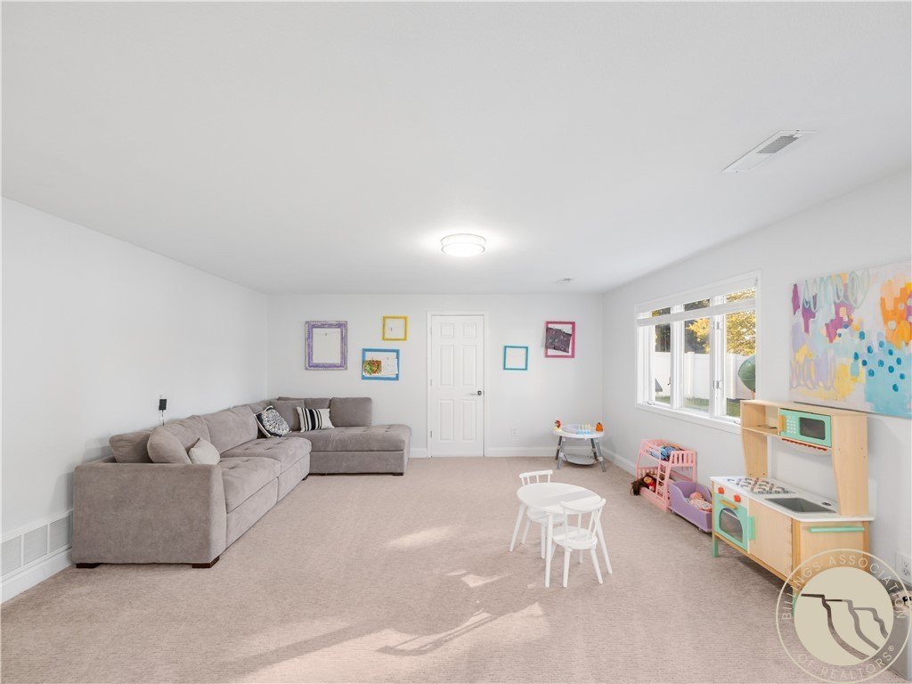 Billings, Montana, 59106, United States, 5 Bedrooms Bedrooms, ,3 BathroomsBathrooms,Residential,For Sale,1980401