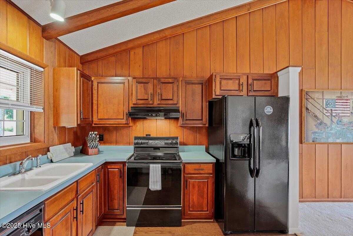 Whispering Pines, North Carolina, 28327, United States, 2 Bedrooms Bedrooms, ,2 BathroomsBathrooms,Residential,For Sale,1997179