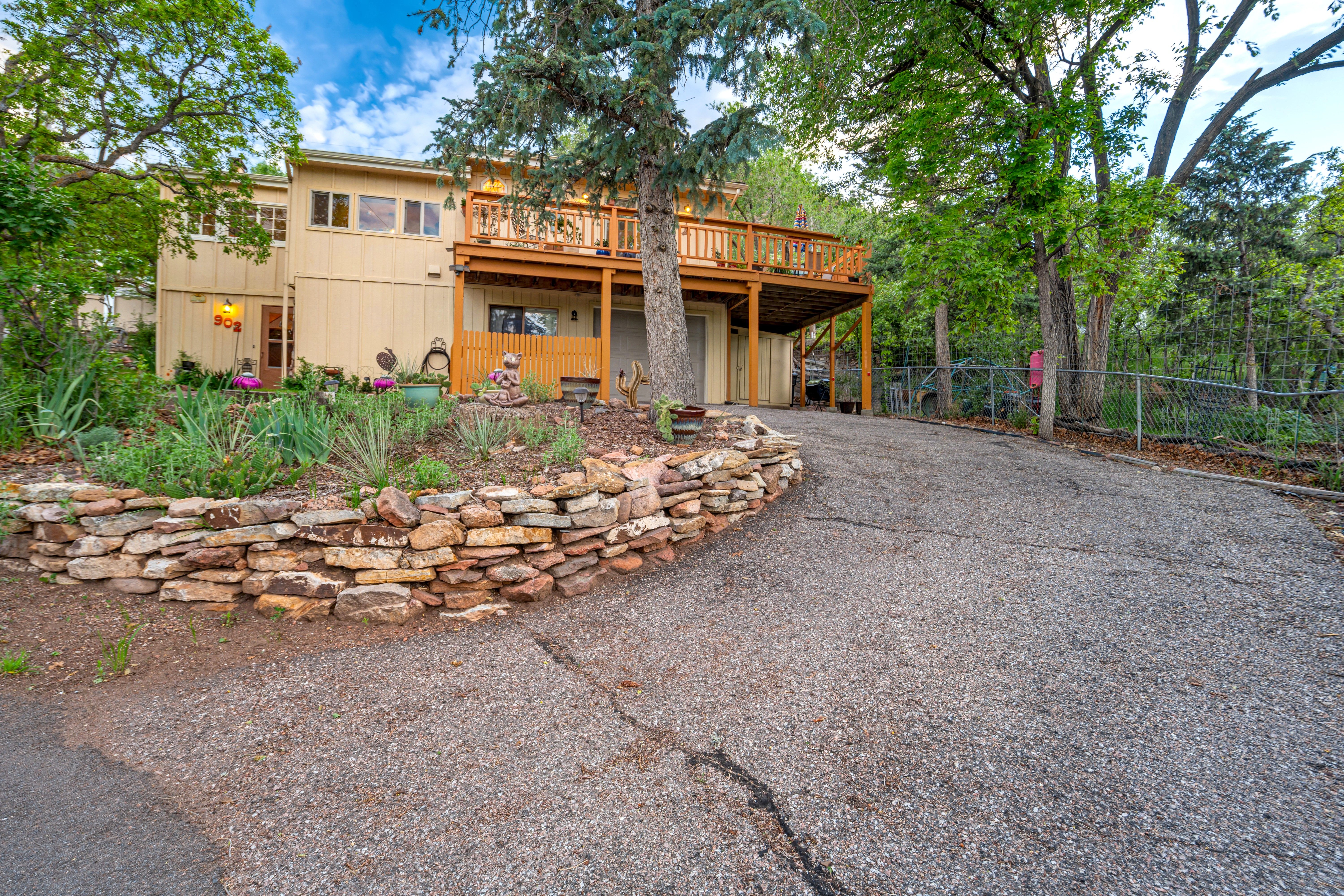  Extraordinary Mountain Retreat Perched Above the Heart of Manitou Springs - 物件實景