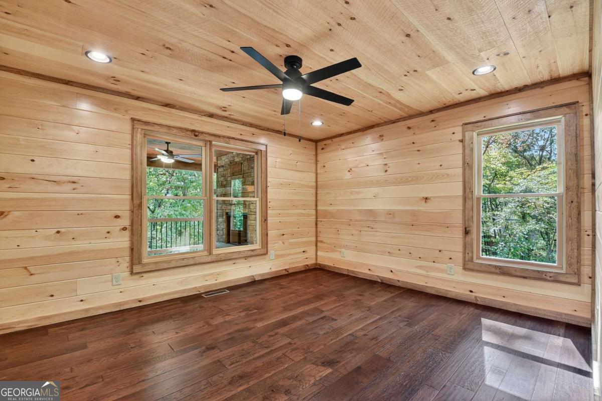 Mineral Bluff, Georgia, 30559, United States, 4 Bedrooms Bedrooms, ,3 BathroomsBathrooms,Residential,For Sale,1953932