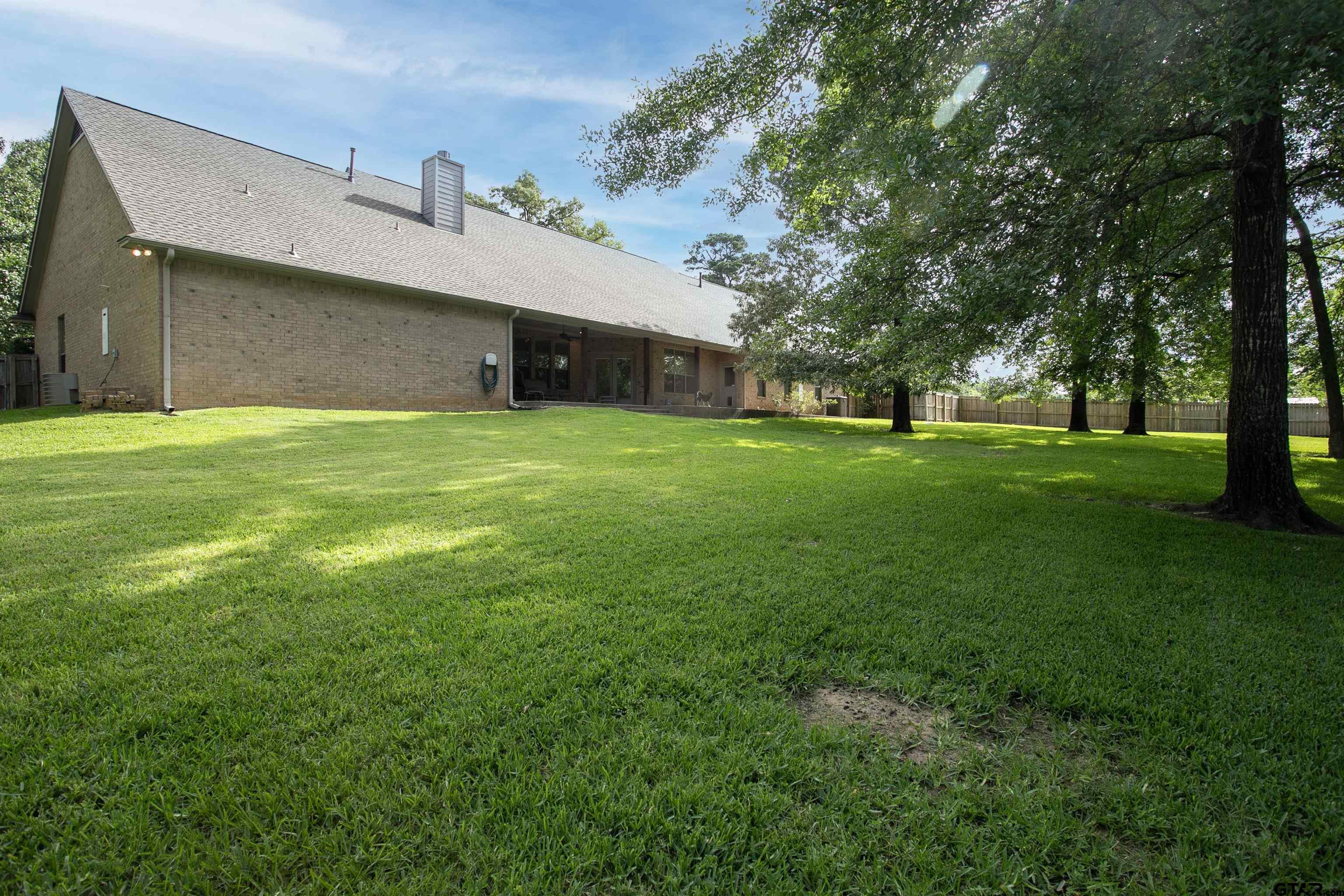Flint, Texas, 75762, United States, 4 Bedrooms Bedrooms, ,4 BathroomsBathrooms,Residential,For Sale,1817610