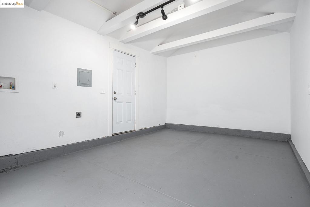 Berkeley, California, 94702, United States, 2 Bedrooms Bedrooms, ,1 BathroomBathrooms,Residential,For Sale,1921727