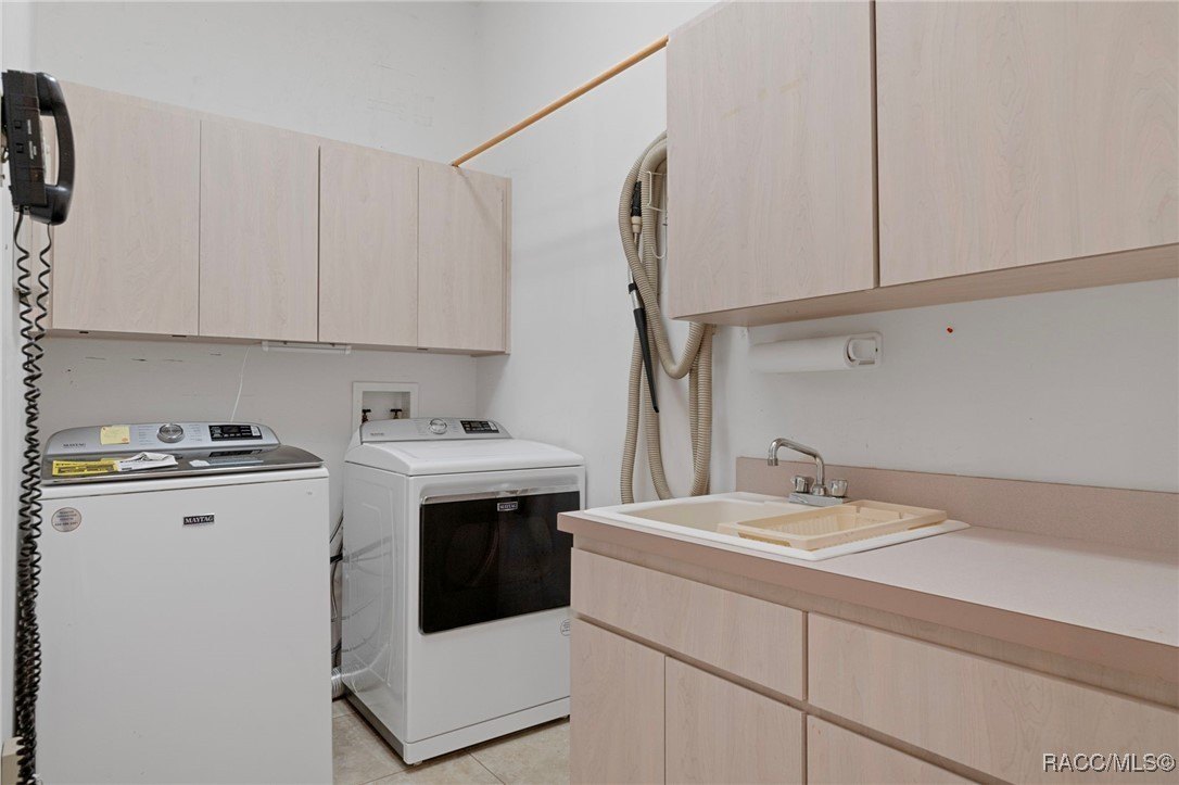 Beverly Hills, Florida, 34465, United States, 3 Bedrooms Bedrooms, ,3 BathroomsBathrooms,Residential,For Sale,2006370