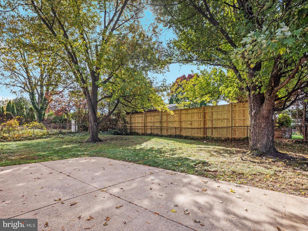 Leesburg, Virginia, 20176, United States, 6 Bedrooms Bedrooms, ,3 BathroomsBathrooms,Residential,For Sale,1979496