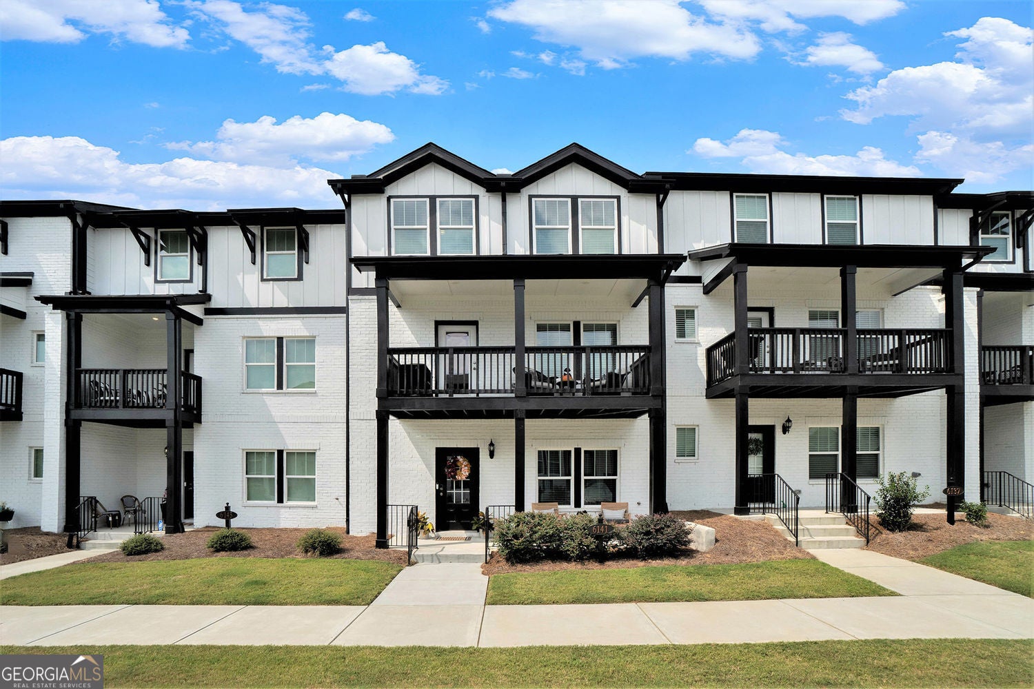 Smyrna, Georgia, 30126, United States, 4 Bedrooms Bedrooms, ,4 BathroomsBathrooms,Residential,For Sale,1959897