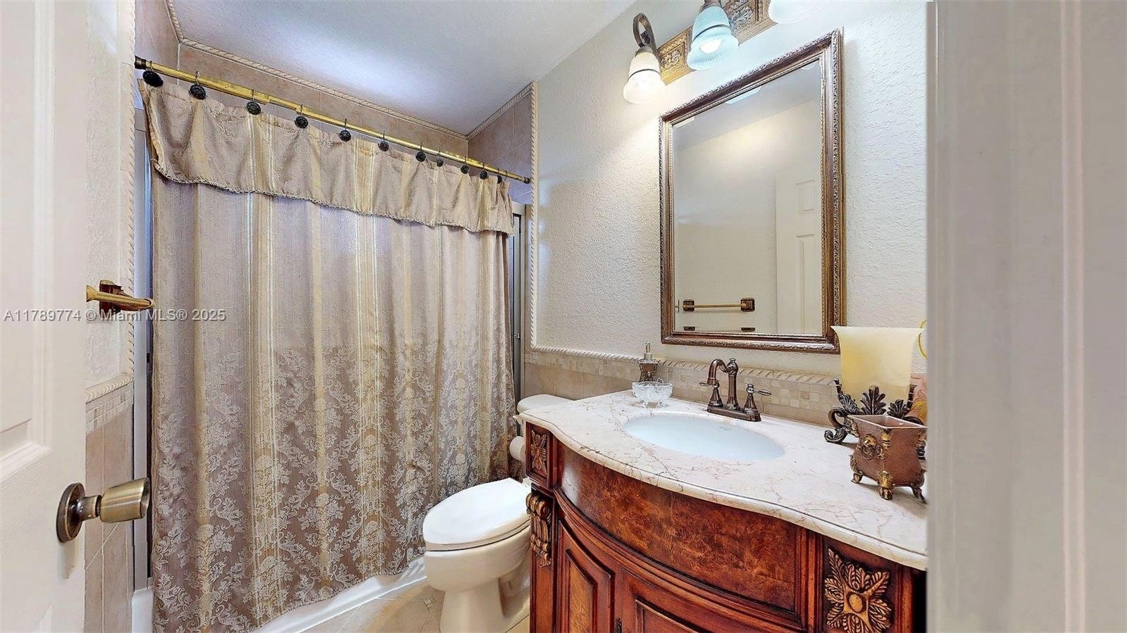Medley, Florida, 33166, United States, 4 Bedrooms Bedrooms, ,3 BathroomsBathrooms,Residential,For Sale,1944974