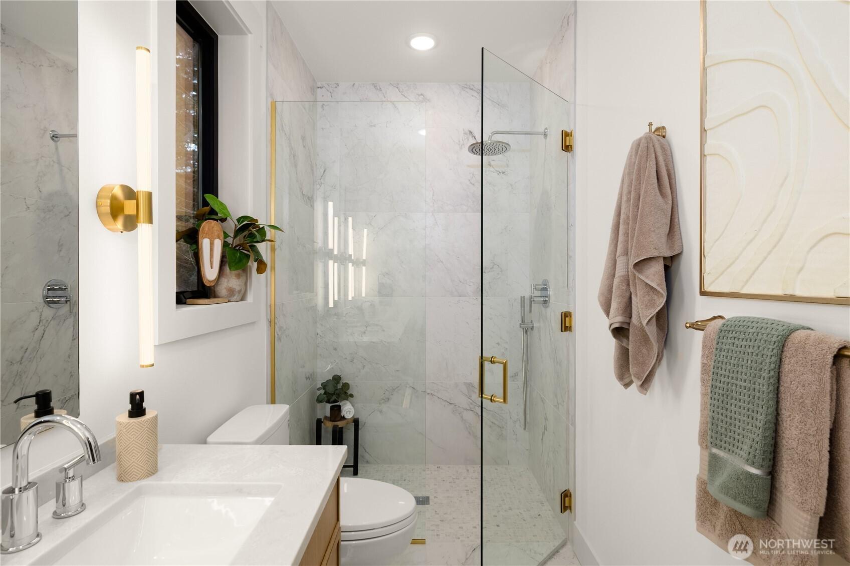 BELLEVUE, Washington, 98006, United States, 3 Bedrooms Bedrooms, ,3 BathroomsBathrooms,Residential,For Sale,1999727