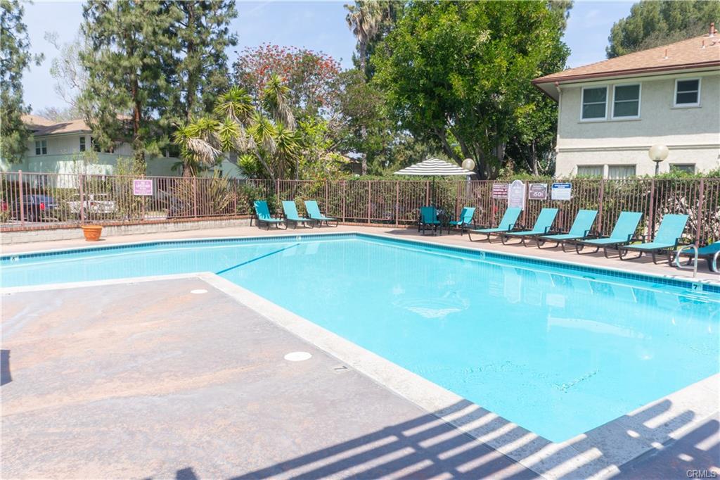 Los Angeles, California, 90016, United States, 2 Bedrooms Bedrooms, ,2 BathroomsBathrooms,Residential,For Sale,1930666