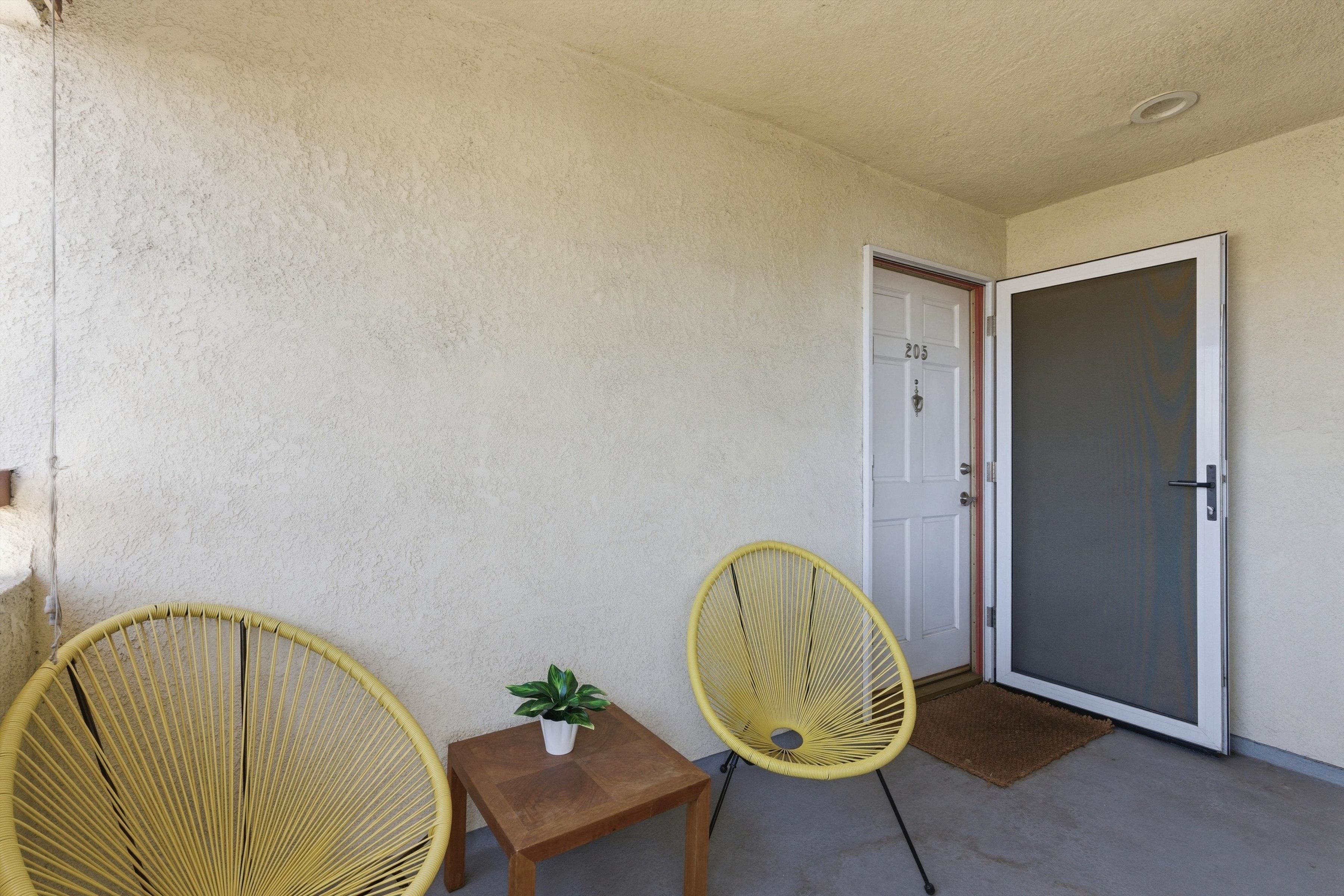  1015 East Spazier Avenue, Unit 205 - 物件實景