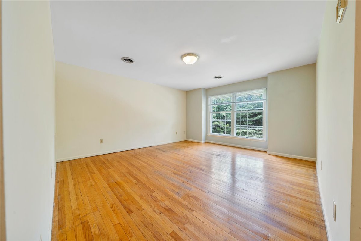 Roanoke, Virginia, 24015, United States, 5 Bedrooms Bedrooms, ,3 BathroomsBathrooms,Residential,For Sale,2043623