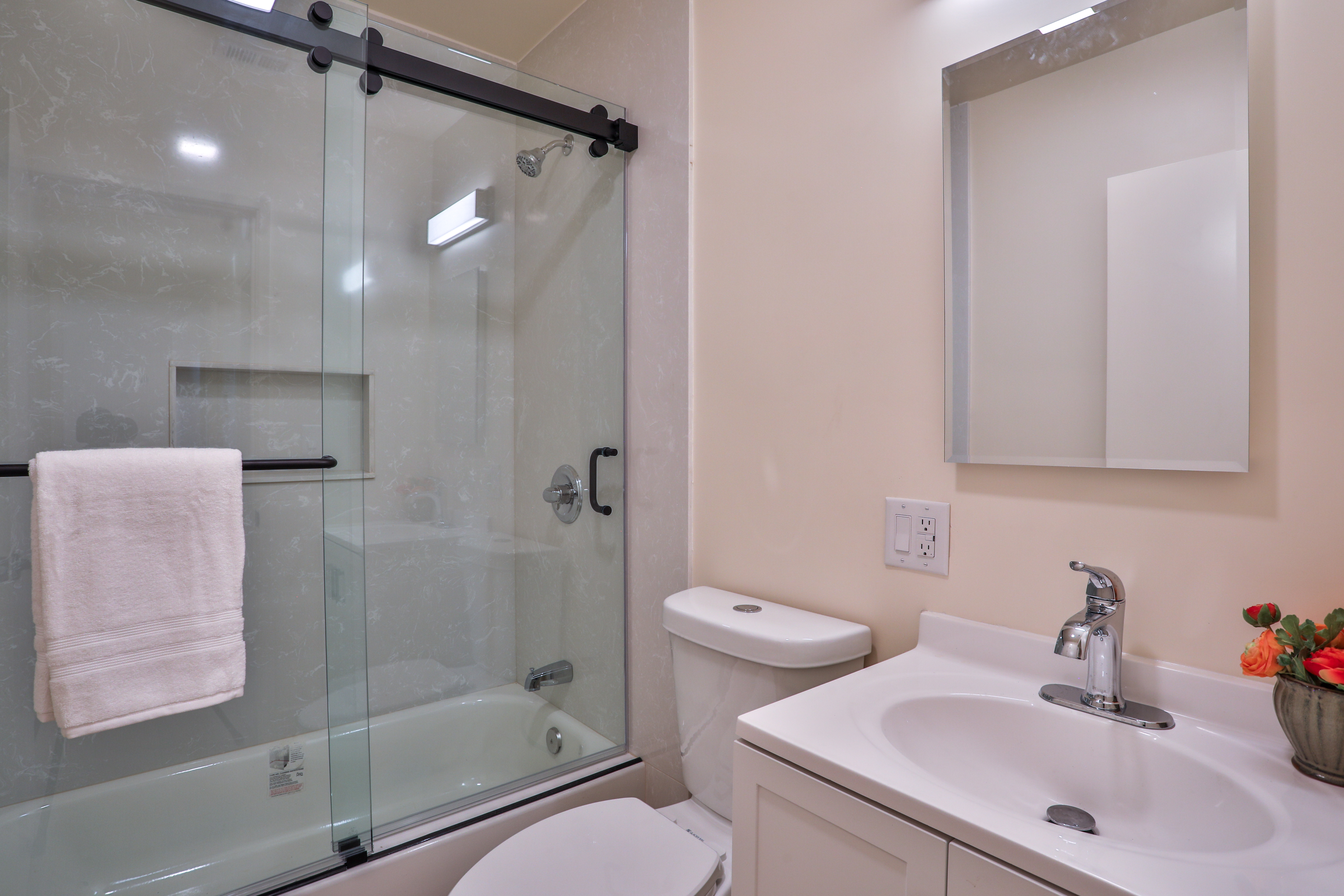  664 N. 8th Avenue, Upland, CA 91786 - 物件實景