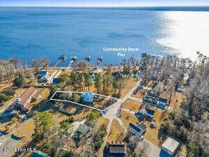 Lake Waccamaw, North Carolina, 28450, United States, 3 Bedrooms Bedrooms, ,3 BathroomsBathrooms,Residential,For Sale,1939053