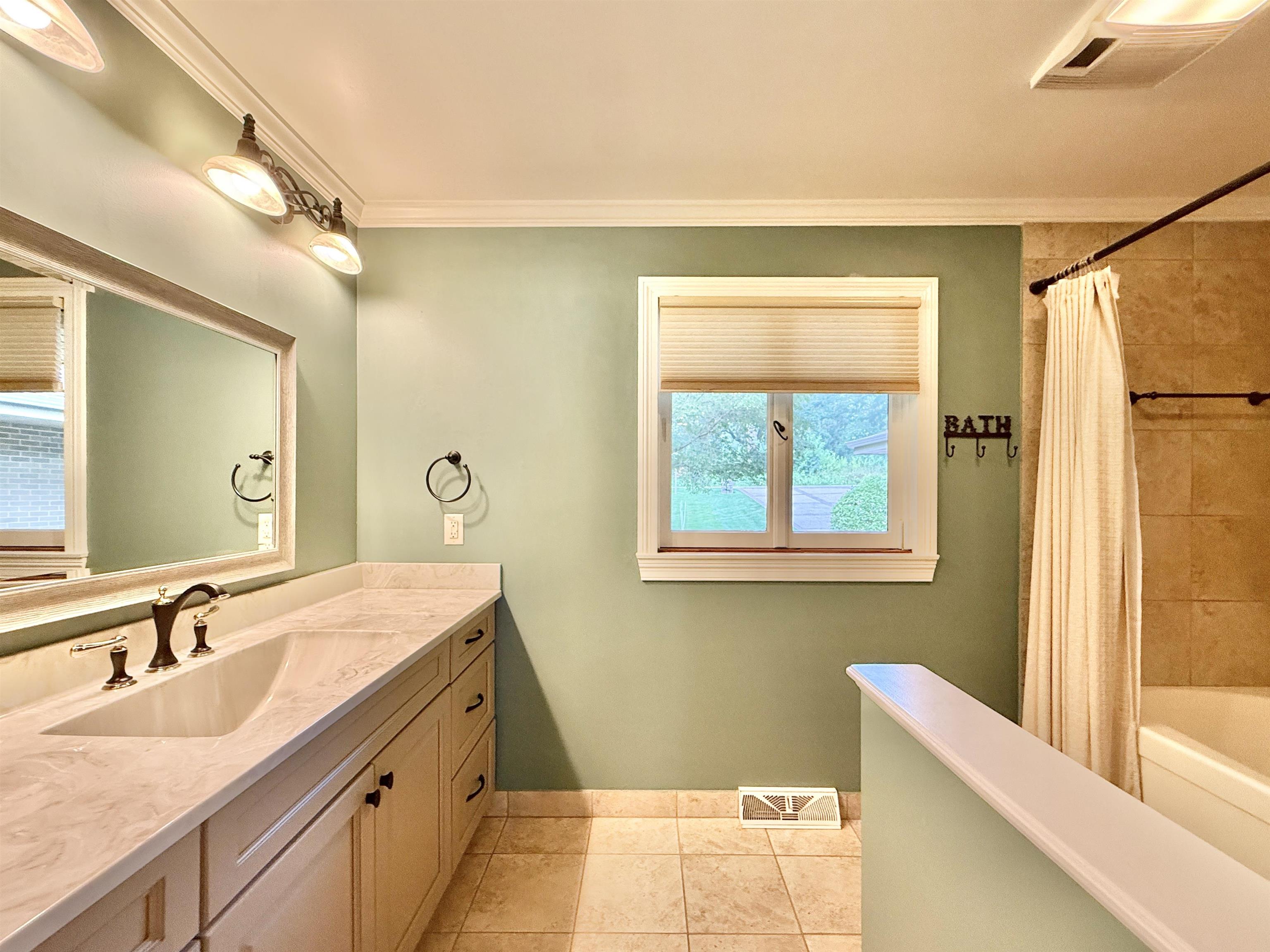 Beloit, Wisconsin, 53511, United States, 4 Bedrooms Bedrooms, ,3 BathroomsBathrooms,Residential,For Sale,1908043