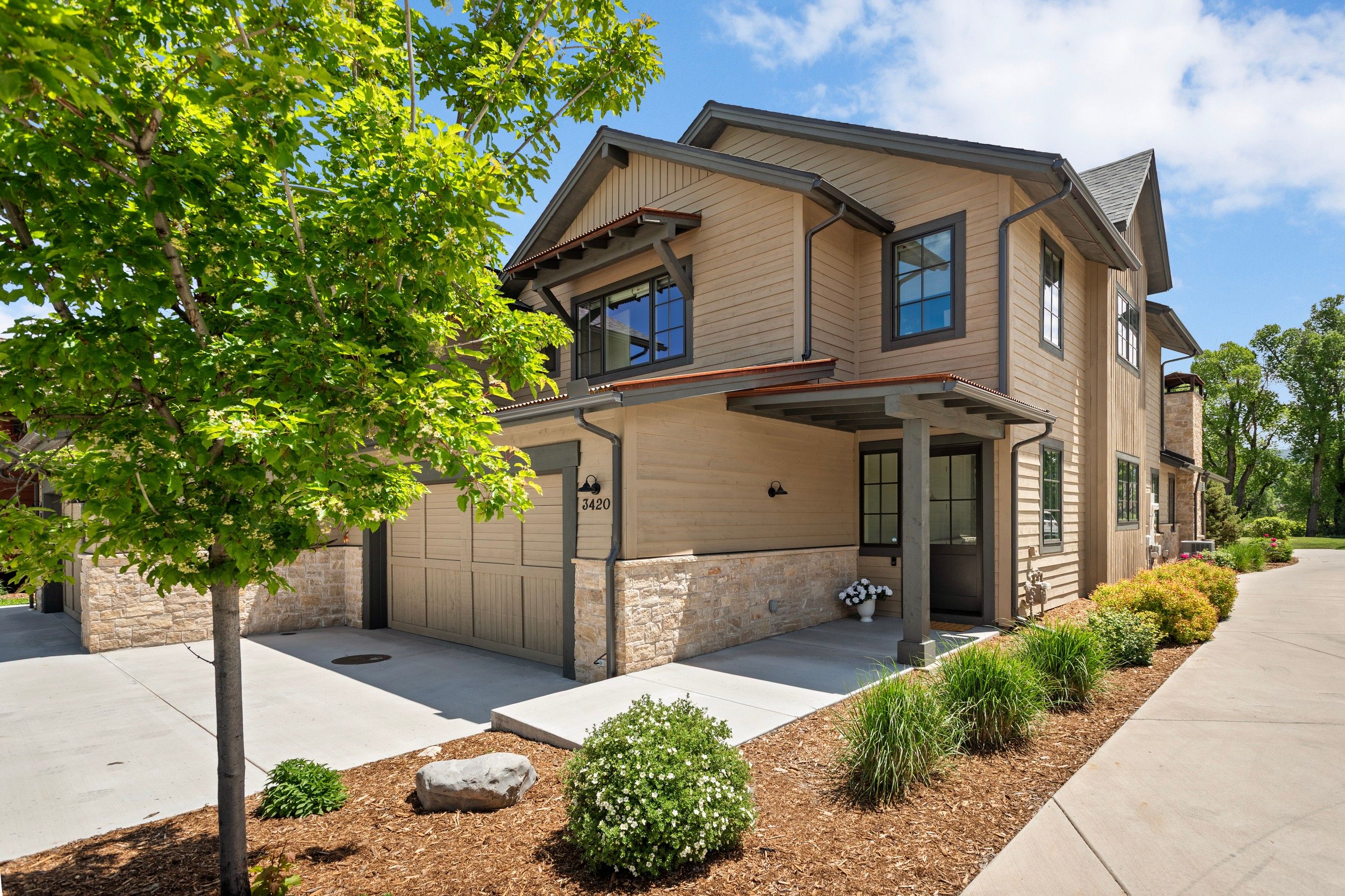  Sophisticated Townhome in The Fairway - 物件實景