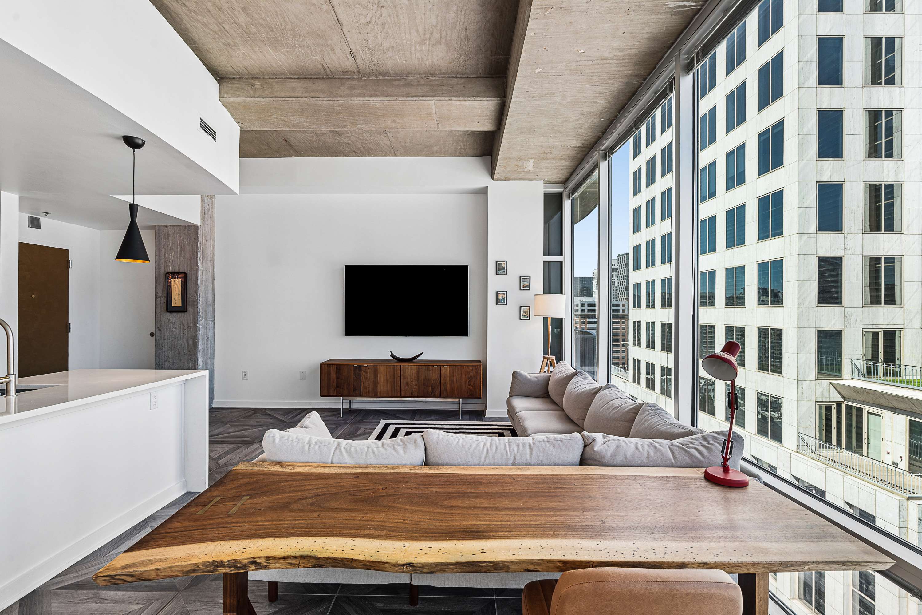  Beautifully Renovated Corner Residence at Metropolis North - 物件實景