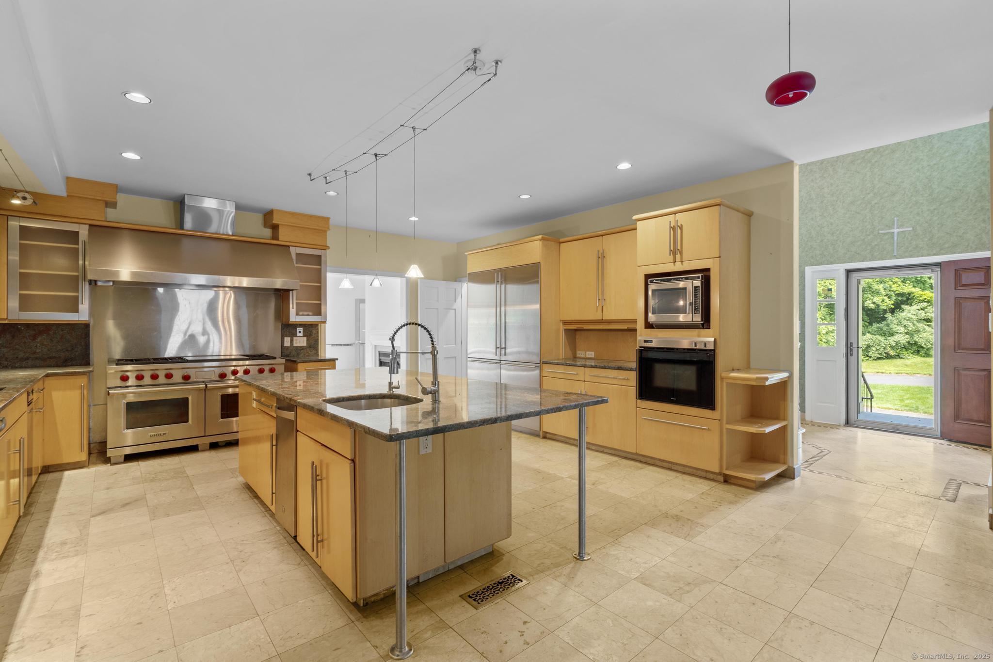 Orange, Connecticut, 06477, United States, 4 Bedrooms Bedrooms, ,8 BathroomsBathrooms,Residential,For Sale,1939481