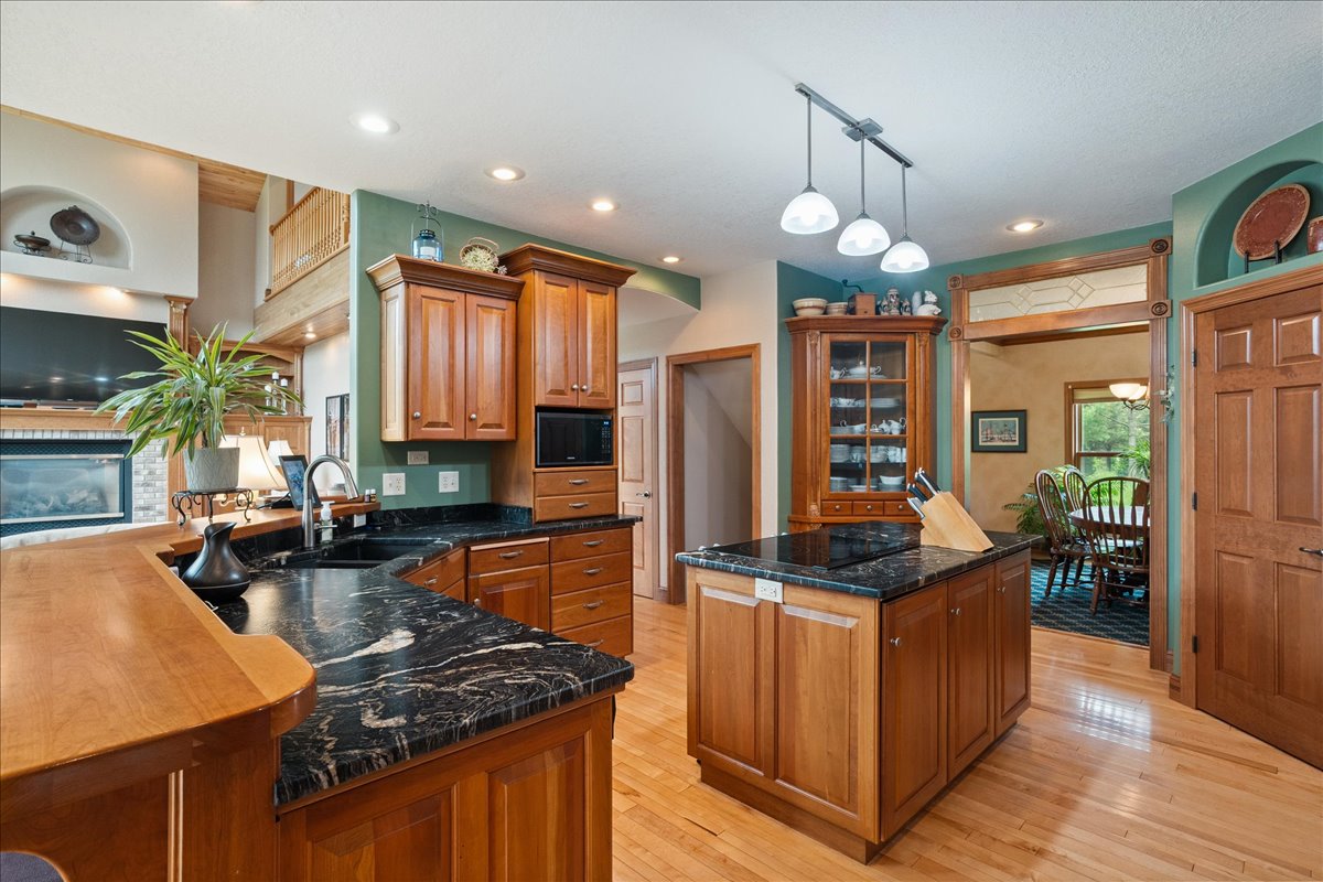Medford, Wisconsin, 54451, United States, 4 Bedrooms Bedrooms, ,5 BathroomsBathrooms,Residential,For Sale,1881701