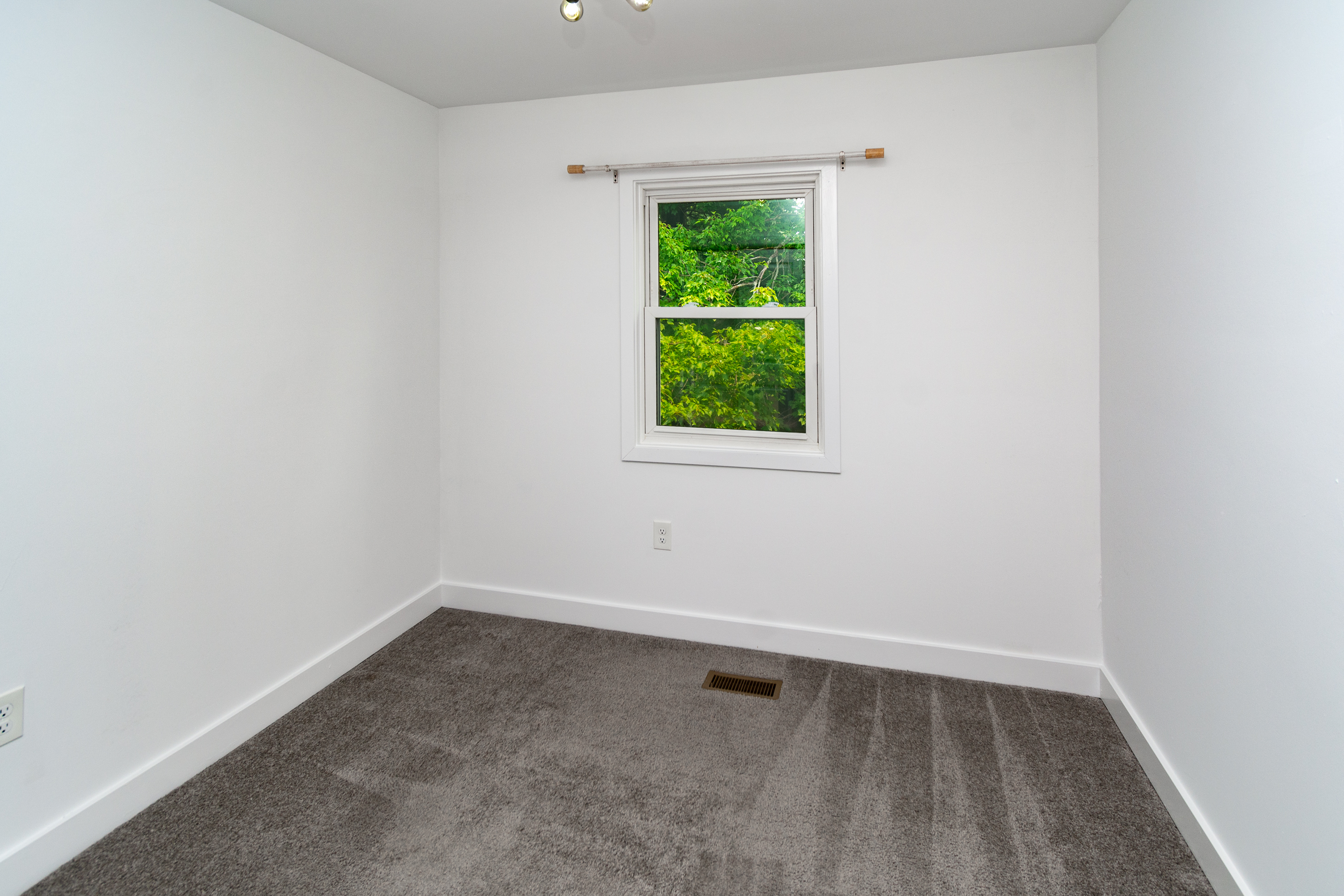 Stylish Three-Bedroom Townhome Near Shops, Dining and SEPTA - 物件實景