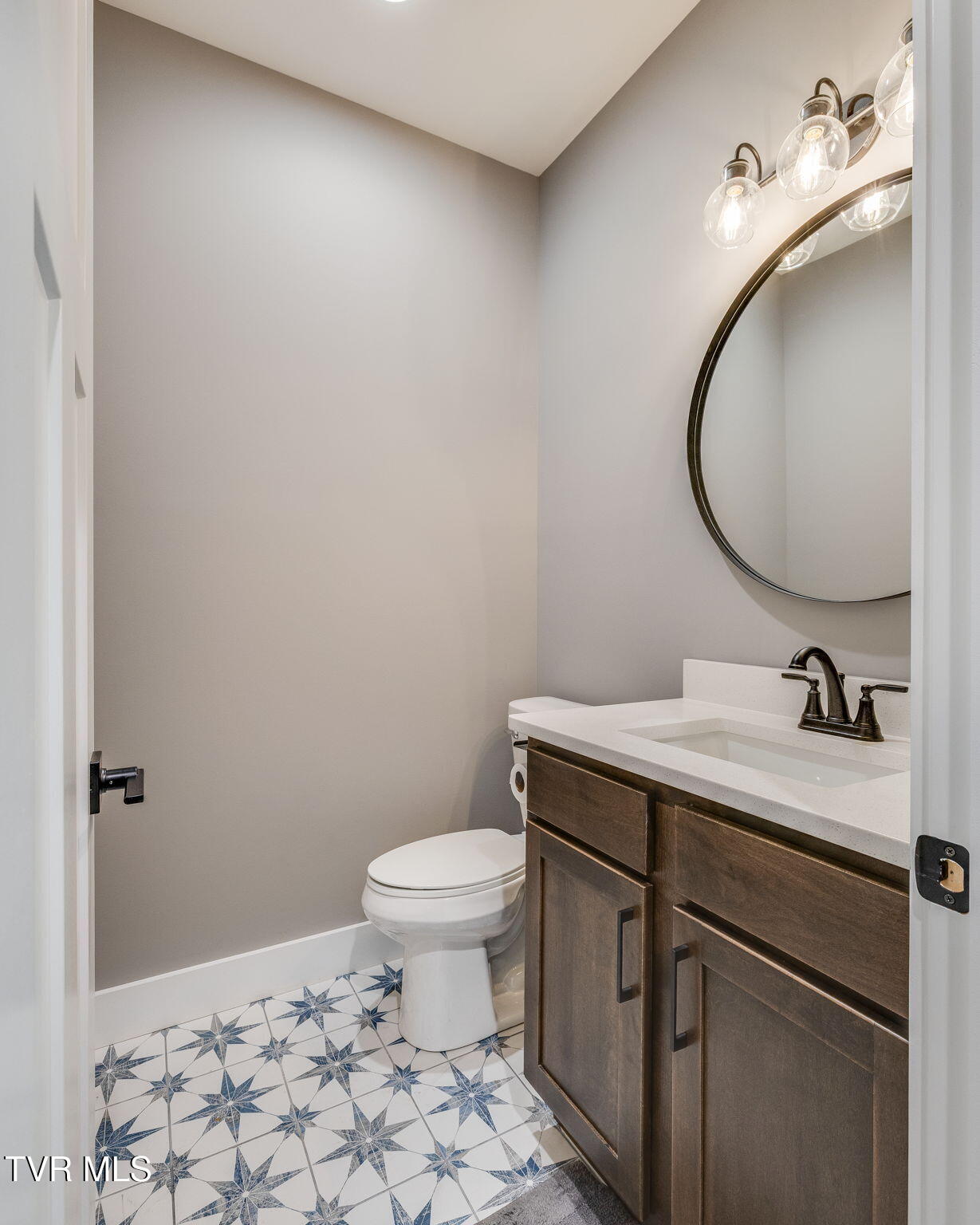 Dandridge, Tennessee, 37725, United States, 3 Bedrooms Bedrooms, ,4 BathroomsBathrooms,Residential,For Sale,2040308