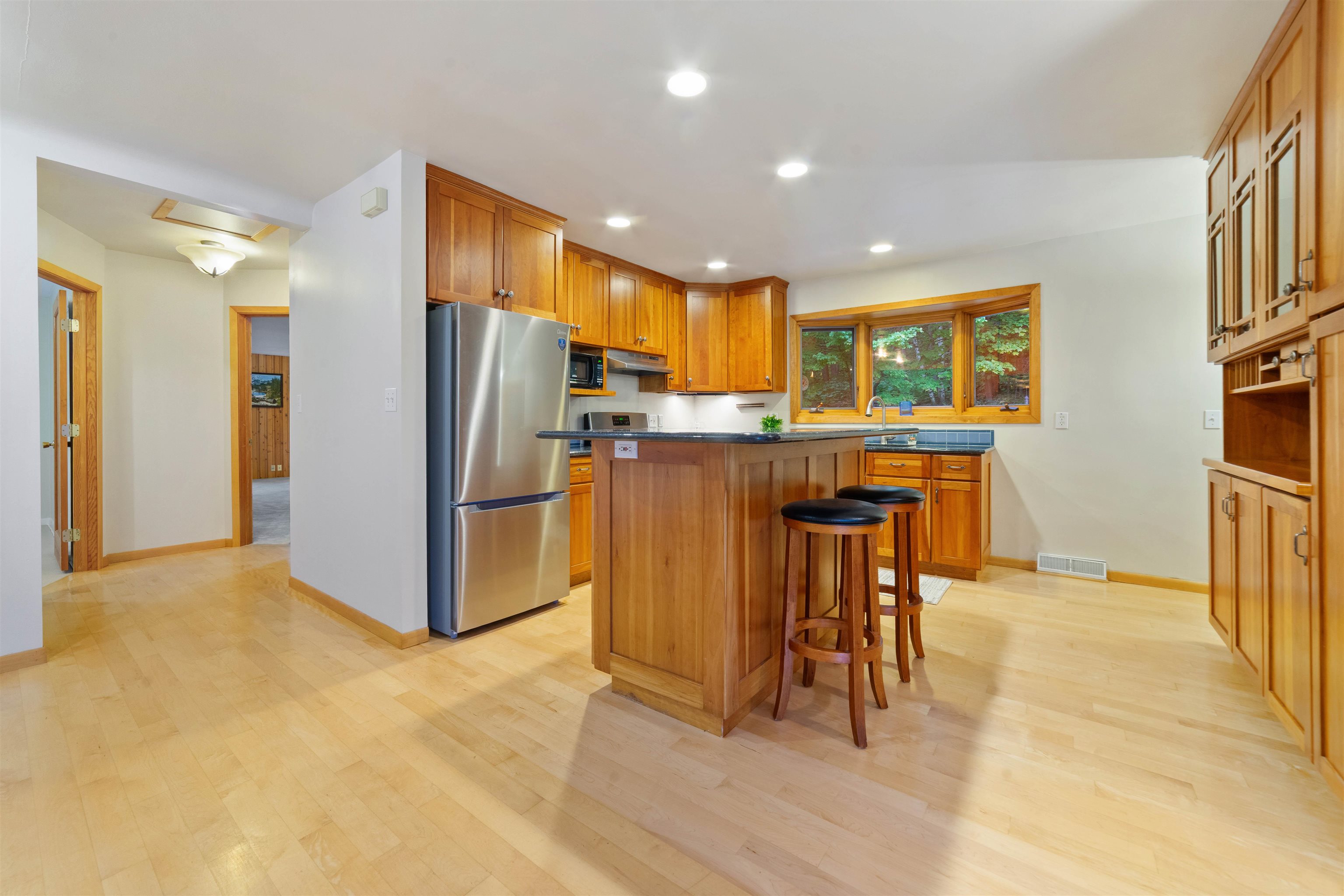 Duluth, Minnesota, 55803, United States, 4 Bedrooms Bedrooms, ,1 BathroomBathrooms,Residential,For Sale,1942593