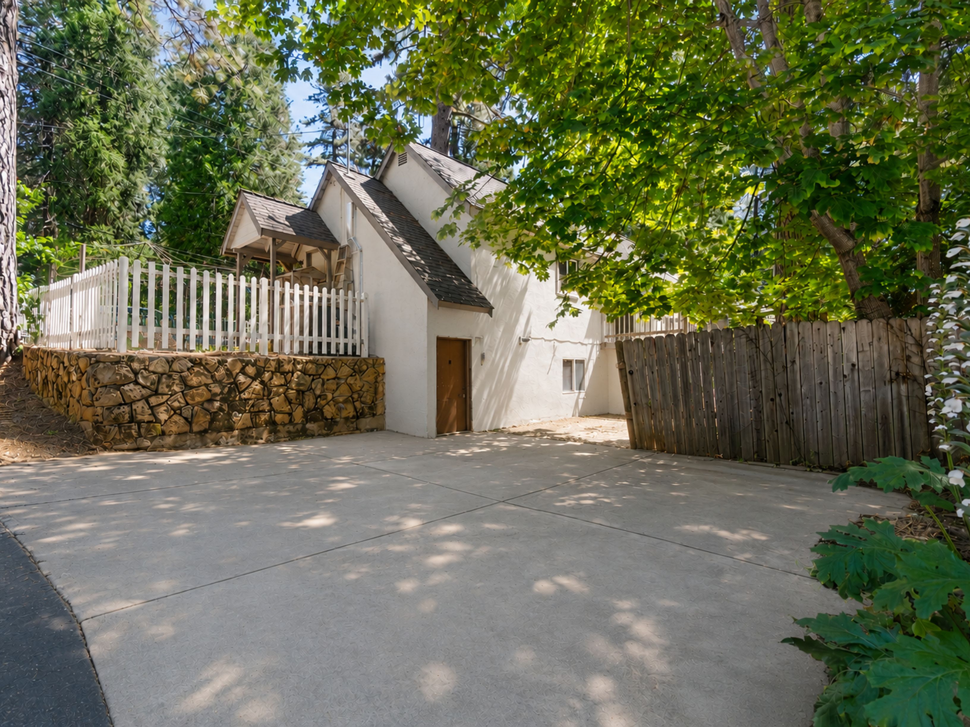  4934 Cedar Drive, Camino, CA 95709 - 物件實景