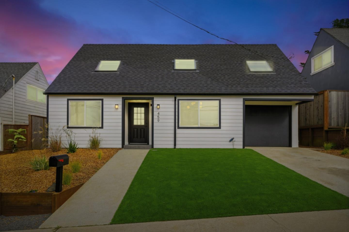 Pacifica, California, 94044, United States, 4 Bedrooms Bedrooms, ,3 BathroomsBathrooms,Residential,For Sale,1987690