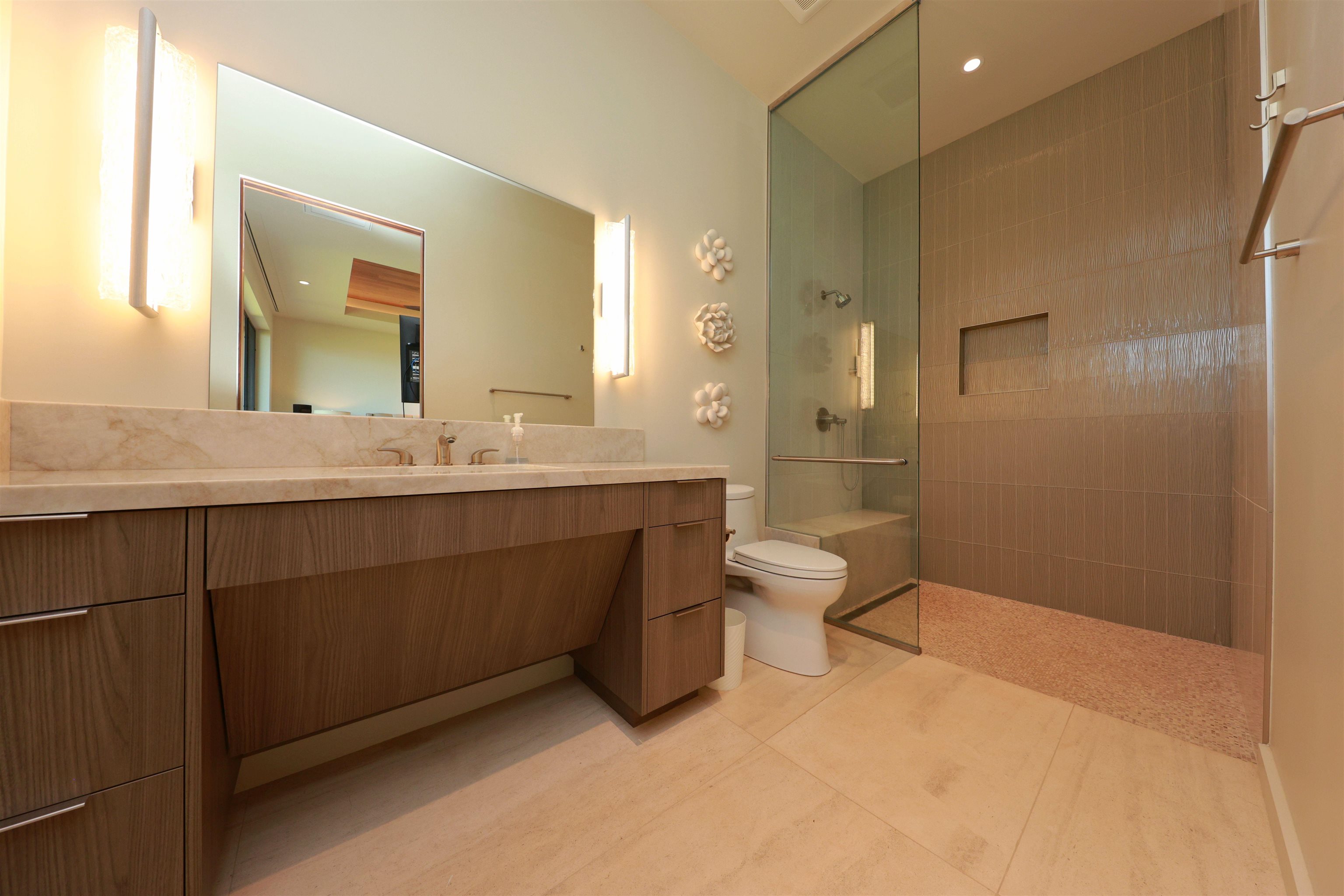 Lahaina, Hawaii, 96761, United States, 5 Bedrooms Bedrooms, ,6 BathroomsBathrooms,Residential,For Sale,1991051