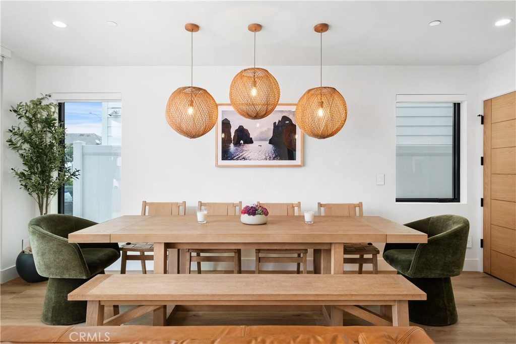 Newport Beach, California, 92663, United States, 5 Bedrooms Bedrooms, ,6 BathroomsBathrooms,Residential,For Sale,1993408