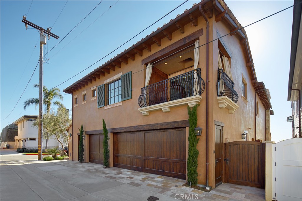 Corona del Mar, California, 92625, United States, 4 Bedrooms Bedrooms, ,3 BathroomsBathrooms,Residential,For Sale,1695491