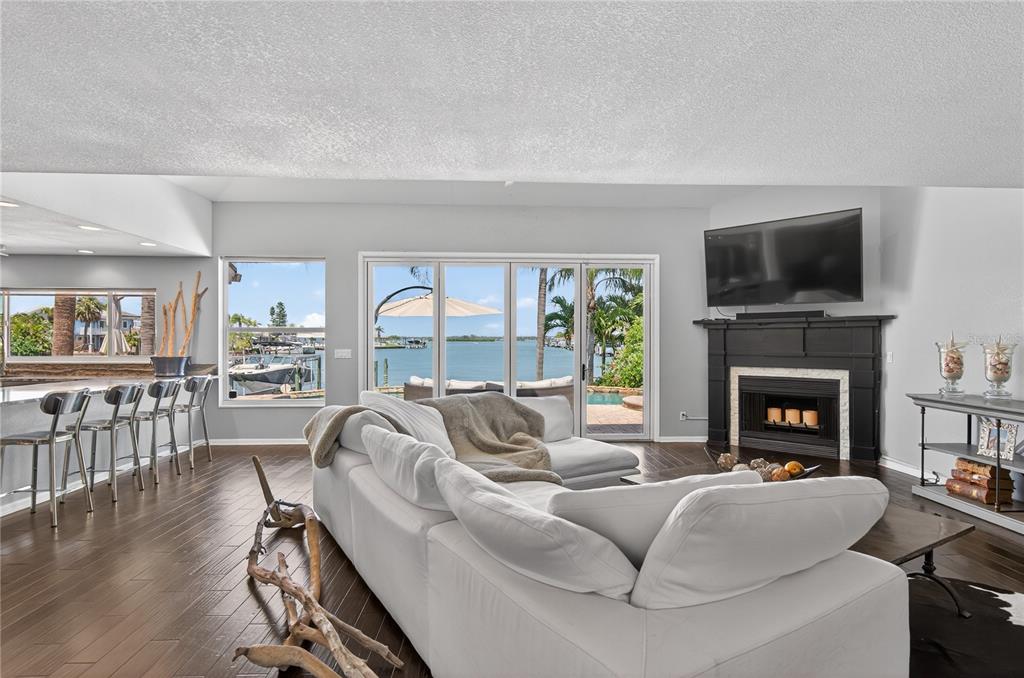 Clearwater Beach, Florida, 33767, United States, 4 Bedrooms Bedrooms, ,3 BathroomsBathrooms,Residential,For Sale,1849731