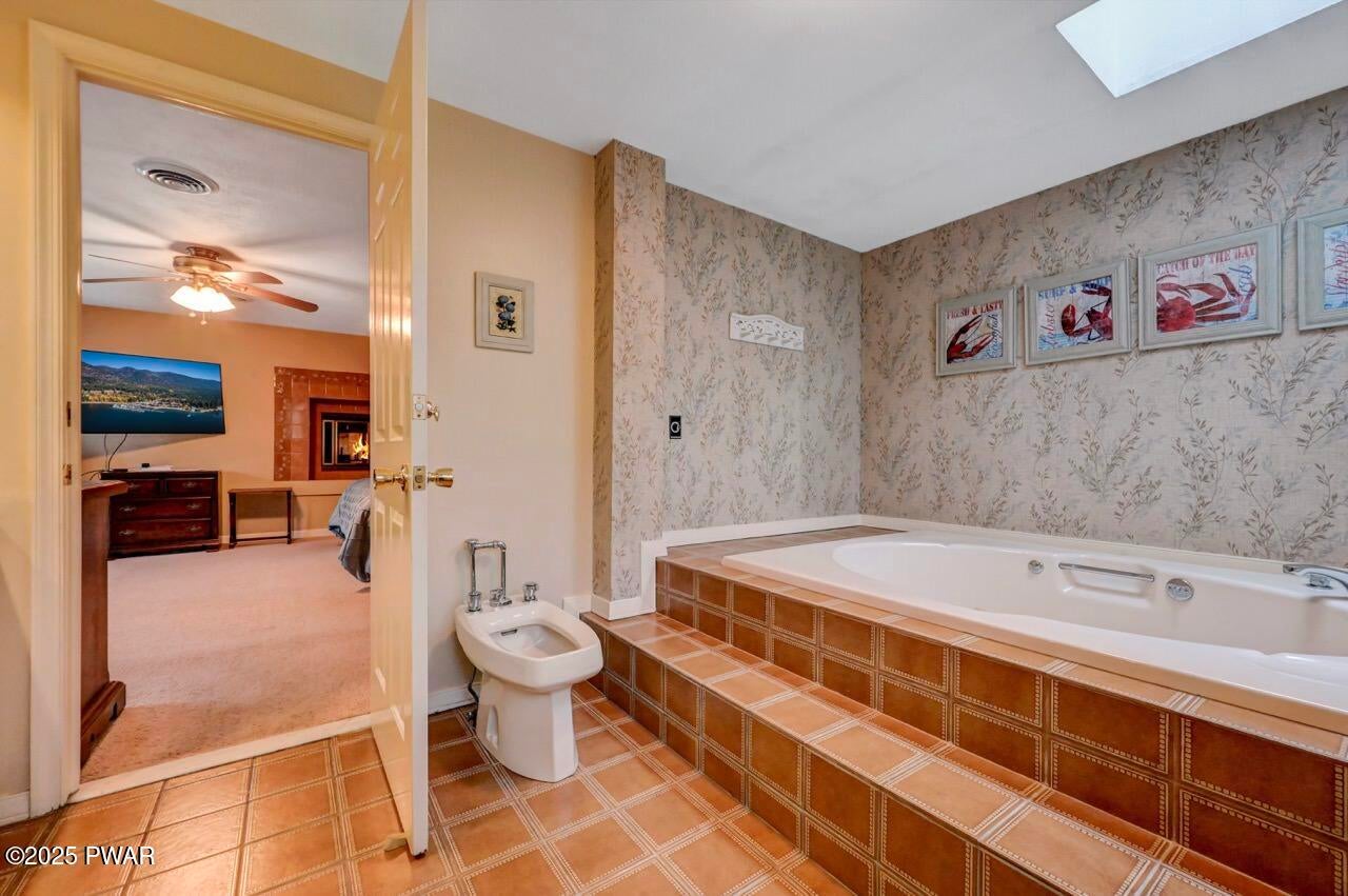 Lords Valley, Pennsylvania, 18428, United States, 5 Bedrooms Bedrooms, ,3 BathroomsBathrooms,Residential,For Sale,1977416