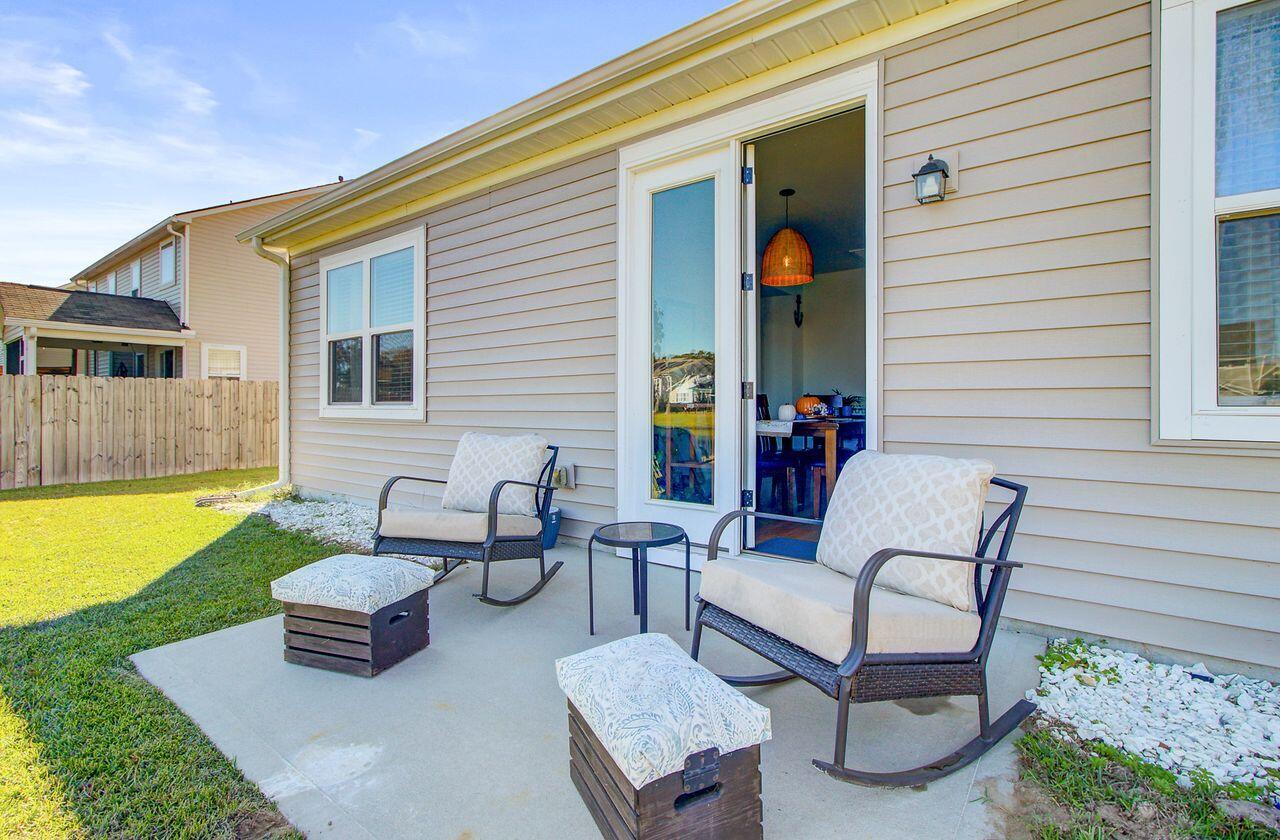 Johns Island, South Carolina, 29455, United States, 4 Bedrooms Bedrooms, ,2 BathroomsBathrooms,Residential,For Sale,1967653