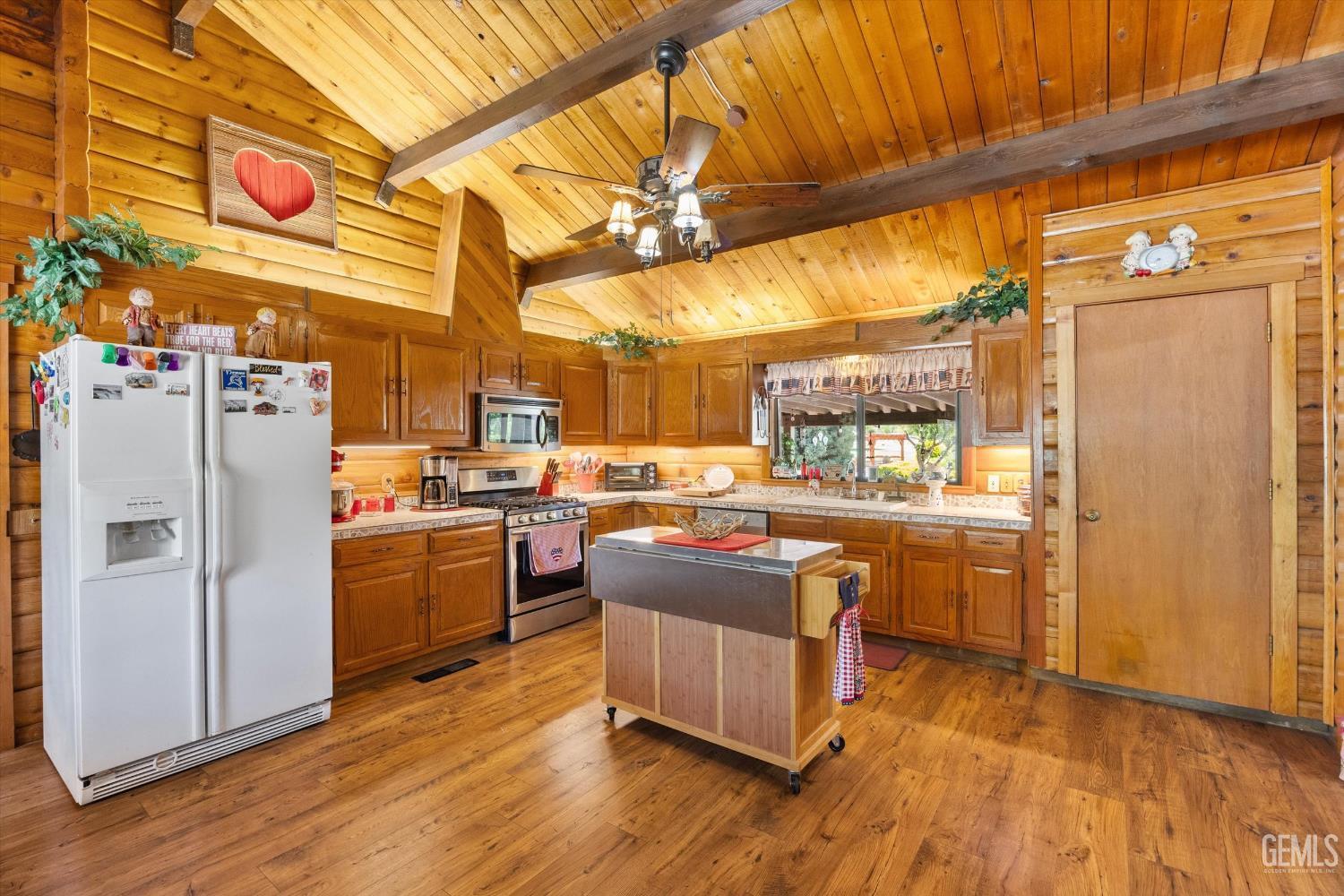 Tehachapi, California, 93561, United States, 3 Bedrooms Bedrooms, ,2 BathroomsBathrooms,Residential,For Sale,2049487