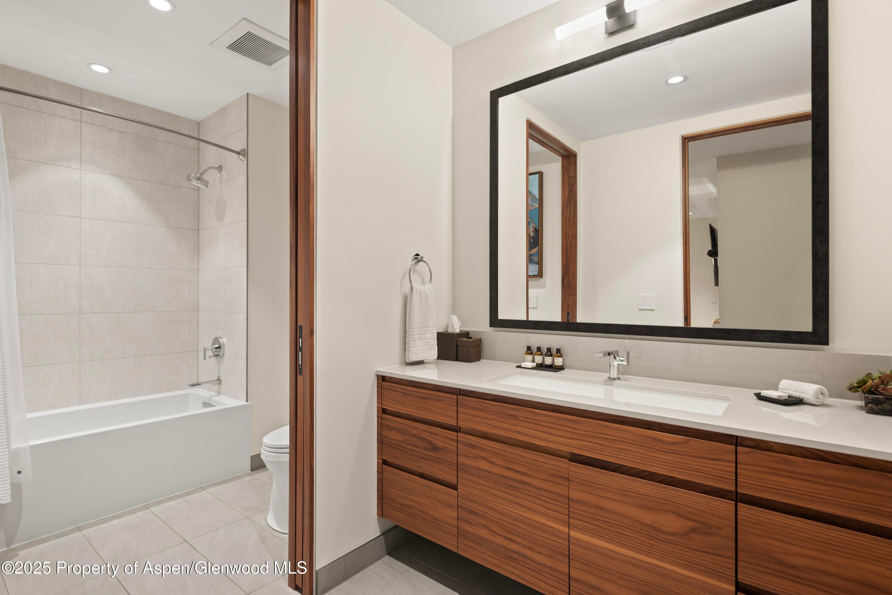 Snowmass Village, Colorado, 81615, United States, 4 Bedrooms Bedrooms, ,4 BathroomsBathrooms,Residential,For Sale,1846573