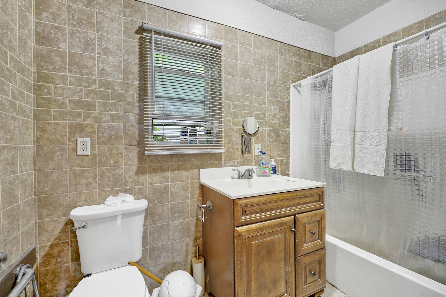 Brooklyn, New York, 11235, United States, 6 Bedrooms Bedrooms, ,3 BathroomsBathrooms,Residential,For Sale,1830542