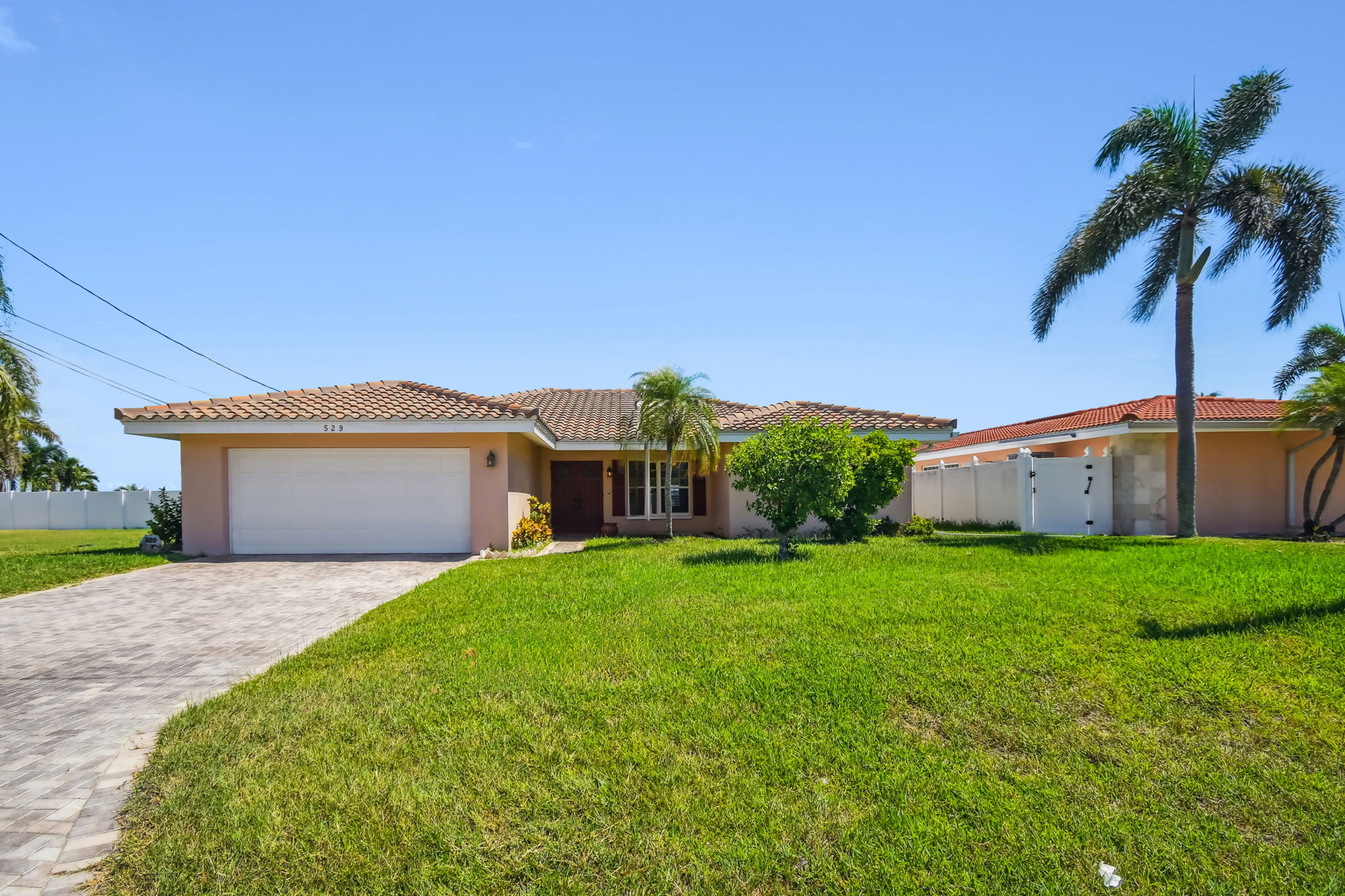 Madeira Beach, Florida, 33708, United States, 4 Bedrooms Bedrooms, ,2 BathroomsBathrooms,Residential,For Sale,2005483