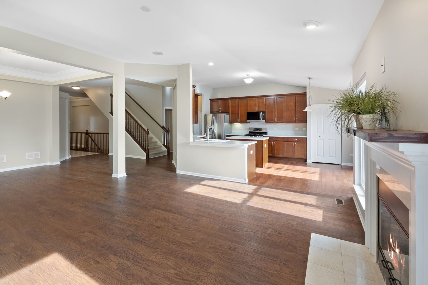 Sugar Grove, Illinois, 60554, United States, 5 Bedrooms Bedrooms, ,4 BathroomsBathrooms,Residential,For Sale,1955061