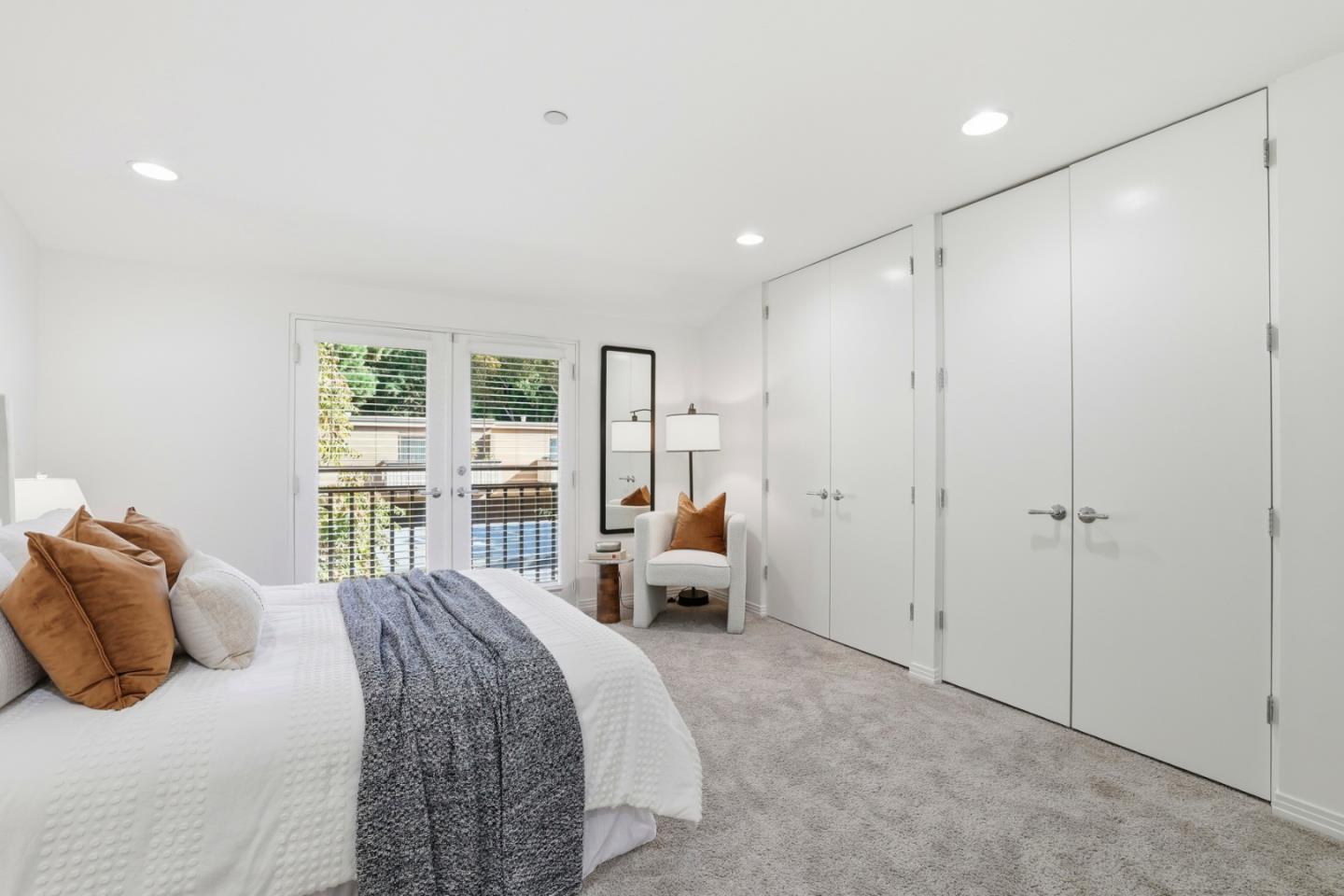 Santa Clara, California, 95050, United States, 2 Bedrooms Bedrooms, ,3 BathroomsBathrooms,Residential,For Sale,1989026