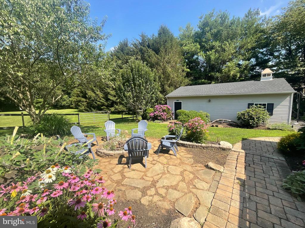 Cream Ridge, New Jersey, 08514, United States, 4 Bedrooms Bedrooms, ,3 BathroomsBathrooms,Residential,For Sale,1902972