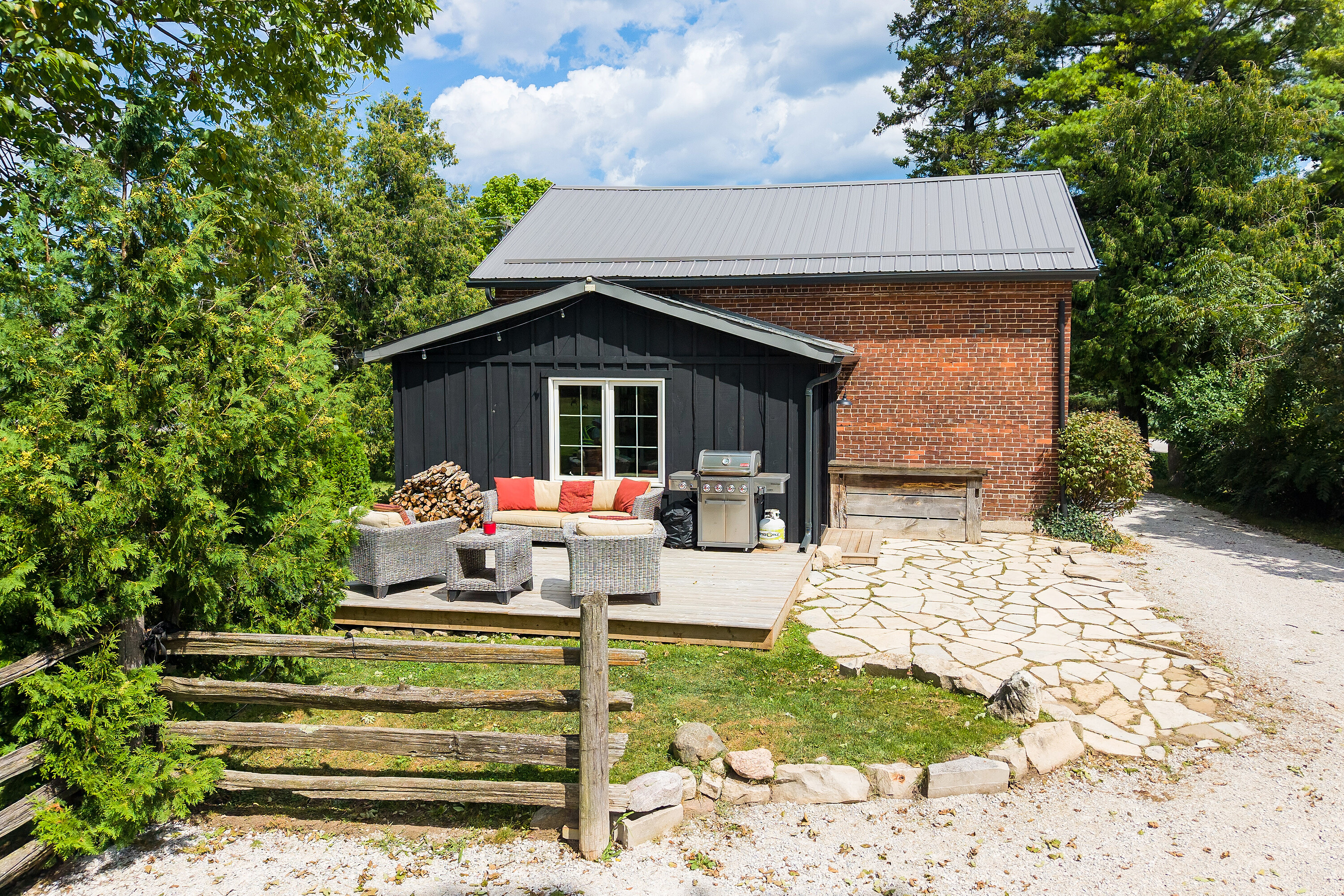  Charming Renovated Farmhouse - 物件實景