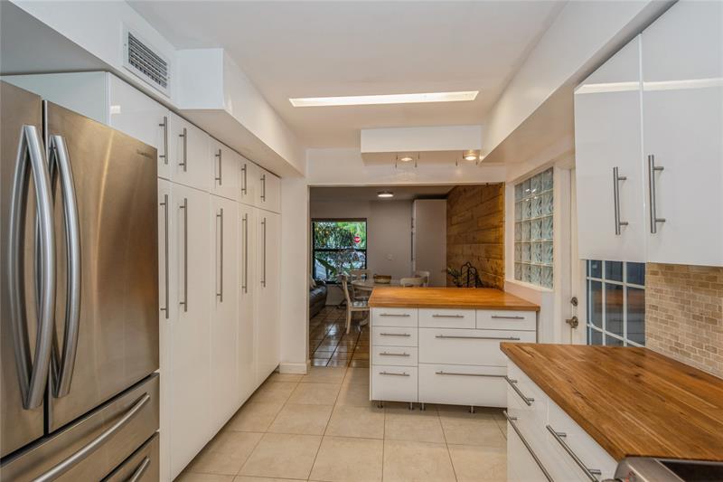Pembroke Pines, Florida, 33026, United States, 3 Bedrooms Bedrooms, ,3 BathroomsBathrooms,Residential,For Sale,1857151