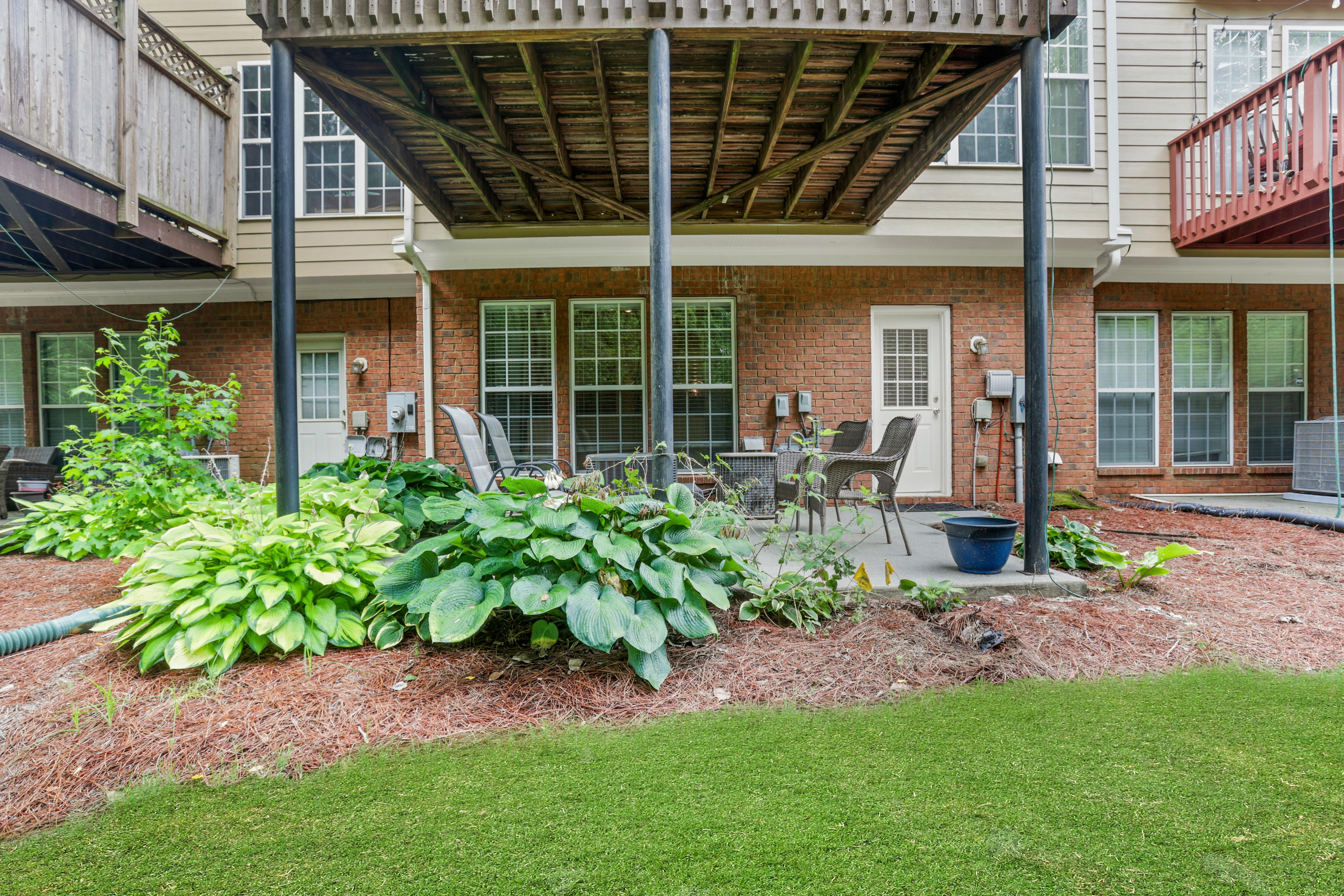  Charming Townhome in Desirable Area - 物件實景