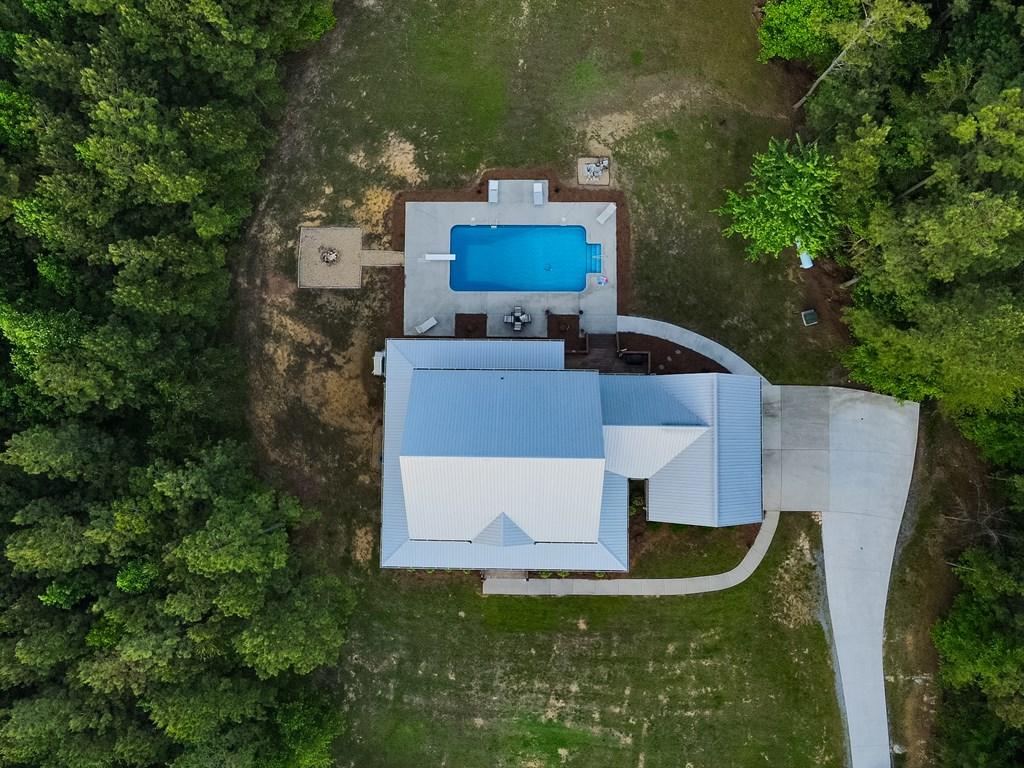 CHATSWORTH, Georgia, 30705, United States, 3 Bedrooms Bedrooms, ,4 BathroomsBathrooms,Residential,For Sale,1885326