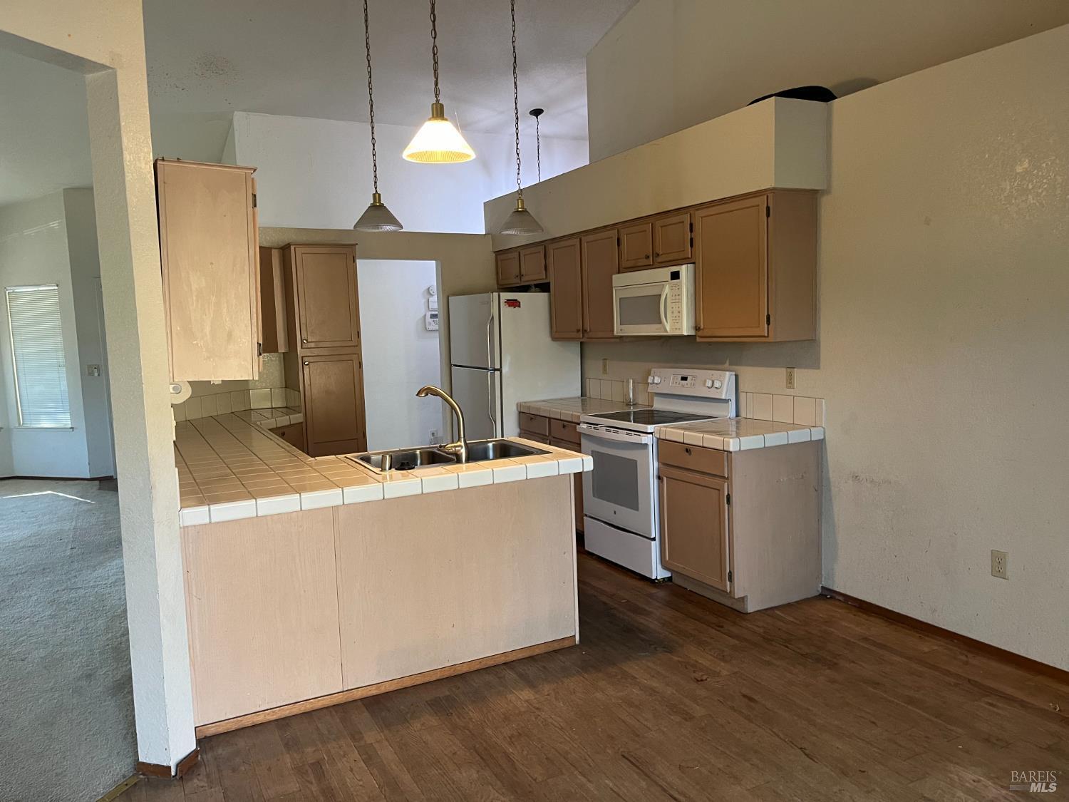 Vacaville, California, 95687, United States, 3 Bedrooms Bedrooms, ,2 BathroomsBathrooms,Residential,For Sale,1909138