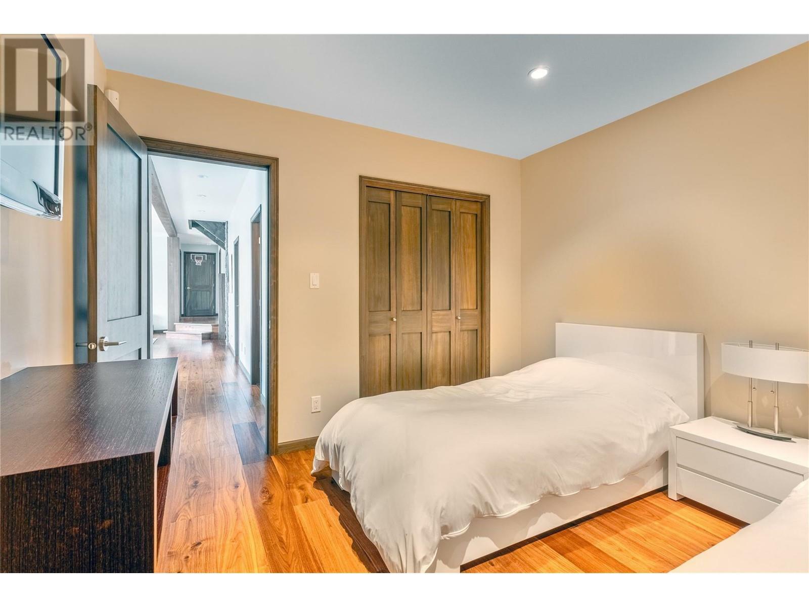 ANGLEMONT, British Columbia, V0E 1M8, CA, 5 Bedrooms Bedrooms, ,4 BathroomsBathrooms,Residential,For Sale,1838745