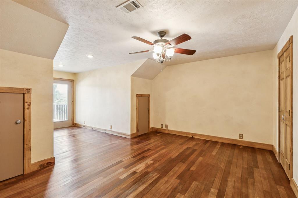 Pottsboro, Texas, 75076, United States, 3 Bedrooms Bedrooms, ,4 BathroomsBathrooms,Residential,For Sale,1949804